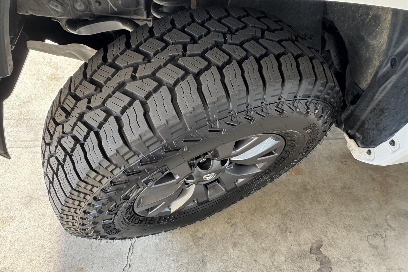 2022 Super White /Black Toyota Tacoma SR5 (3TMAZ5CN7NM) with an V6 3.5 Liter engine, Automatic 6 Speed transmission, located at 2304 W. Main St., Boise, ID, 83702, (208) 342-7777, 43.622105, -116.218658 - New Tires! Ready To Go! - Photo#10