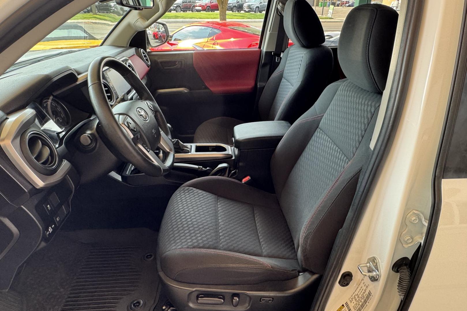 2022 Super White /Black Toyota Tacoma SR5 (3TMAZ5CN7NM) with an V6 3.5 Liter engine, Automatic 6 Speed transmission, located at 2304 W. Main St., Boise, ID, 83702, (208) 342-7777, 43.622105, -116.218658 - New Tires! Ready To Go! - Photo#9