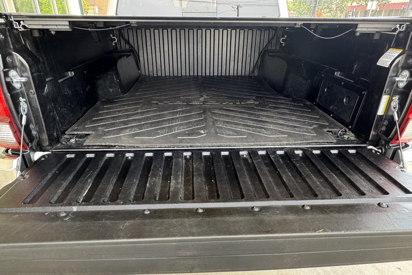 2022 Super White /Black Toyota Tacoma SR5 (3TMAZ5CN7NM) with an V6 3.5 Liter engine, Automatic 6 Speed transmission, located at 2304 W. Main St., Boise, ID, 83702, (208) 342-7777, 43.622105, -116.218658 - New Tires! Ready To Go! - Photo#16