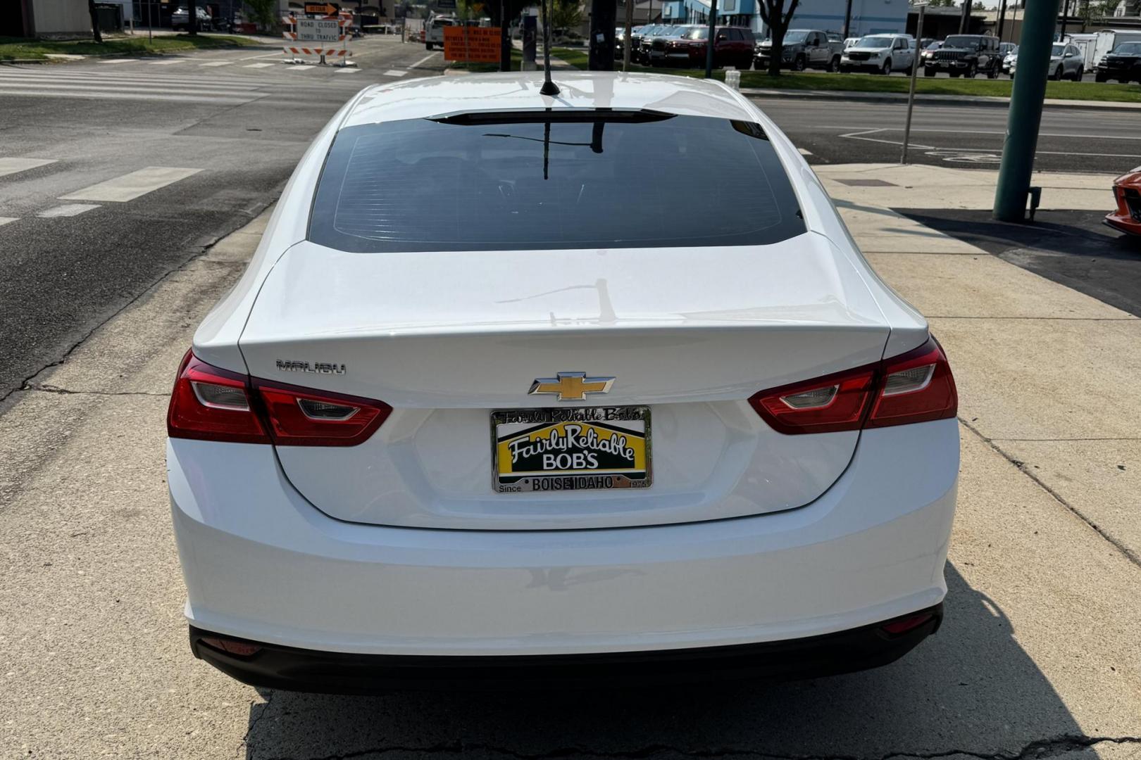 2018 Summit White /Black Chevrolet Malibu LS (1G1ZC5STXJF) with an 4 Cyl 1.5 Liter Turbo engine, Automatic 6 Speed transmission, located at 2304 W. Main St., Boise, ID, 83702, (208) 342-7777, 43.622105, -116.218658 - New Tires! Great Fuel Economy! A Lot of Room! - Photo#1