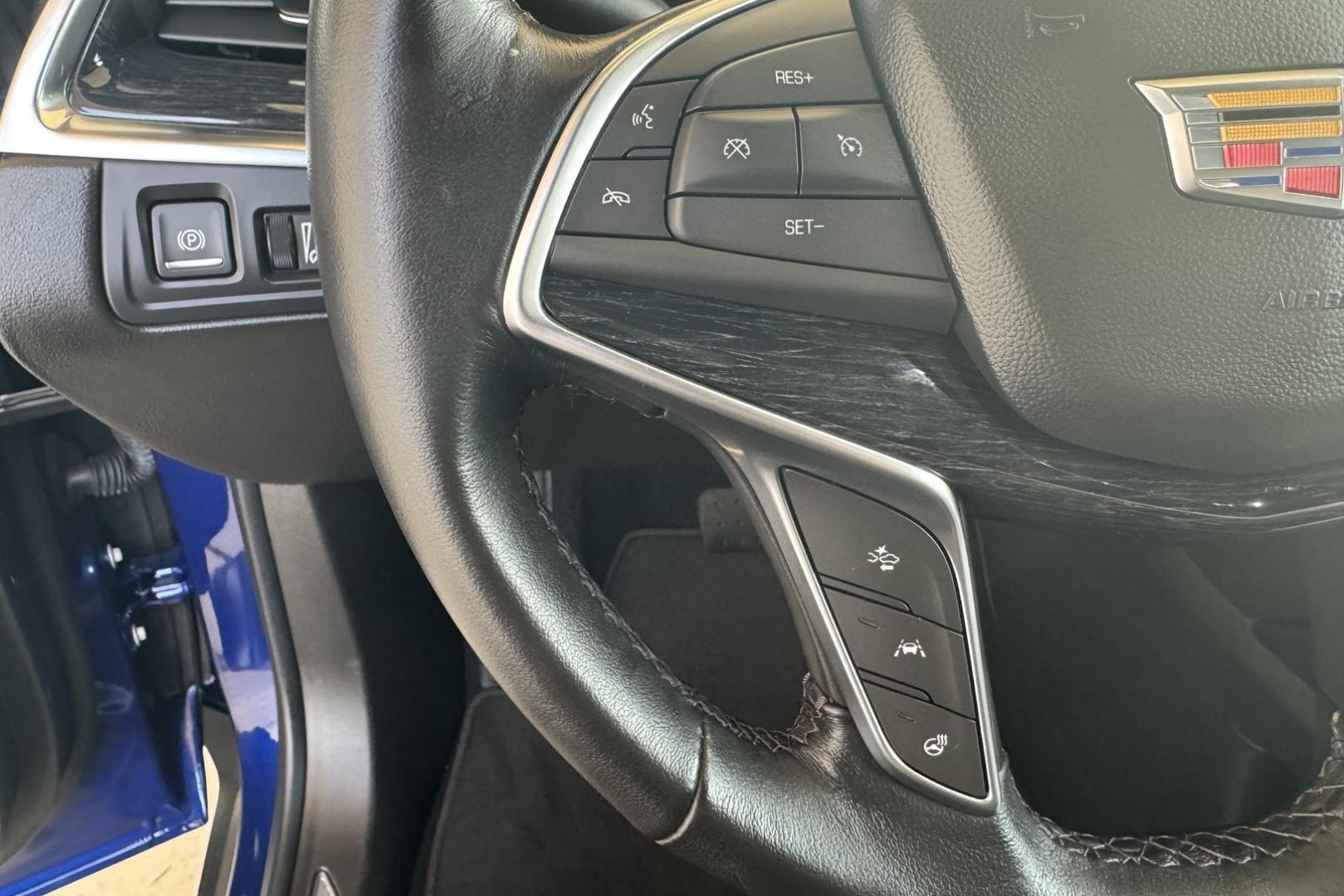2024 Opulent Blue /Jet Black Cadillac XT5 Premium Luxury (1GYKNDR43RZ) with an 4 Cyl 2.0 Liter Turbo engine, Automatic 9 Speed transmission, located at 2304 W. Main St., Boise, ID, 83702, (208) 342-7777, 43.622105, -116.218658 - Photo#7