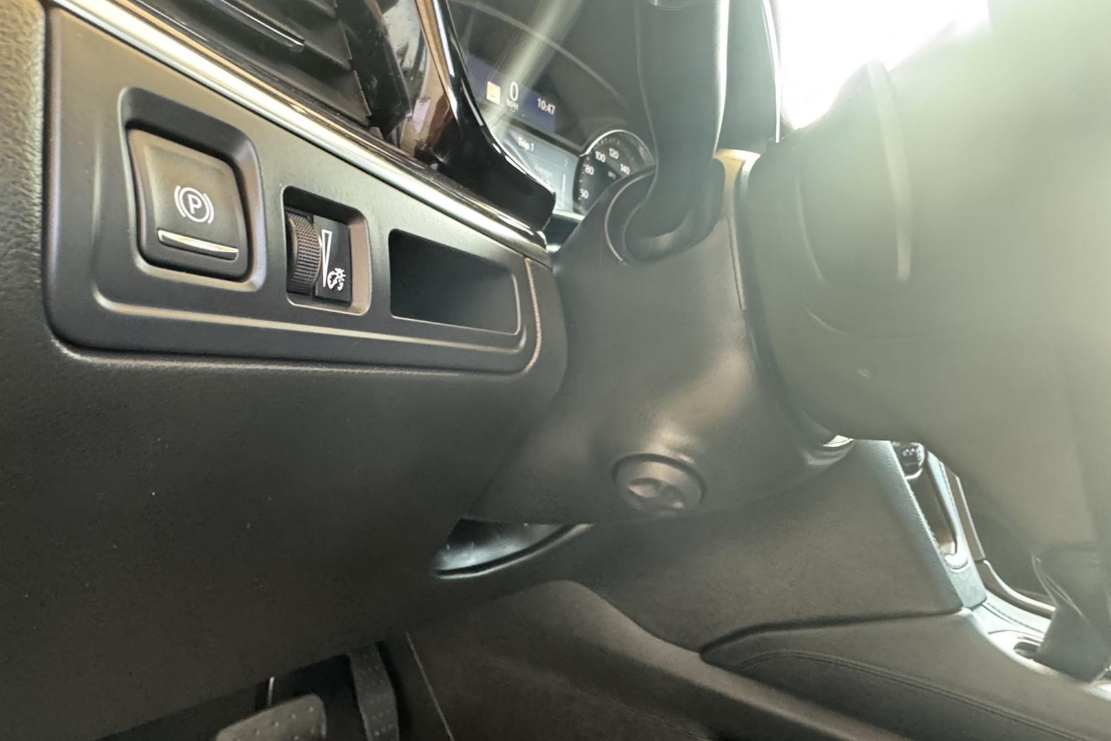 2024 Opulent Blue /Jet Black Cadillac XT5 Premium Luxury (1GYKNDR43RZ) with an 4 Cyl 2.0 Liter Turbo engine, Automatic 9 Speed transmission, located at 2304 W. Main St., Boise, ID, 83702, (208) 342-7777, 43.622105, -116.218658 - Photo#17