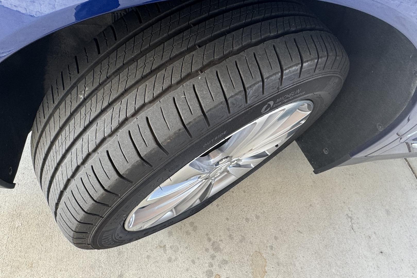 2024 Opulent Blue /Jet Black Cadillac XT5 Premium Luxury (1GYKNDR43RZ) with an 4 Cyl 2.0 Liter Turbo engine, Automatic 9 Speed transmission, located at 2304 W. Main St., Boise, ID, 83702, (208) 342-7777, 43.622105, -116.218658 - Photo#20