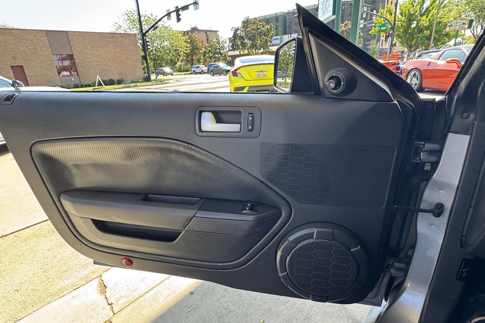 2006 Silver /Black Ford Mustang GT Premium (1ZVHT82H465) with an V8 4.6 Liter engine, Automatic transmission, located at 2304 W. Main St., Boise, ID, 83702, (208) 342-7777, 43.622105, -116.218658 - 2006 Ford Mustang GT Premium With Attitude! - Photo#4