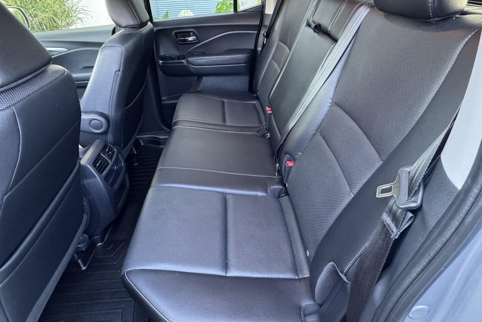 2019 Silver /Black Honda Ridgeline RTL-T (5FPYK3F67KB) with an V6 3.5 Liter engine, Automatic 6 Speed transmission, located at 2304 W. Main St., Boise, ID, 83702, (208) 342-7777, 43.622105, -116.218658 - Photo#9