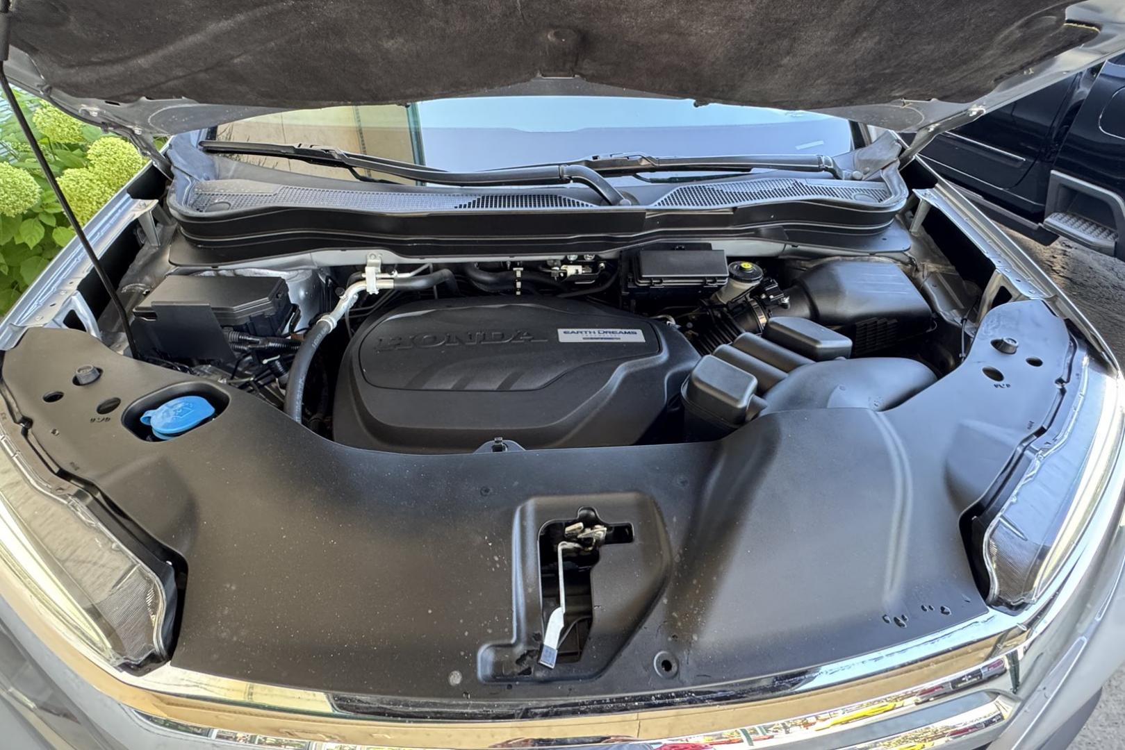 2019 Silver /Black Honda Ridgeline RTL-T (5FPYK3F67KB) with an V6 3.5 Liter engine, Automatic 6 Speed transmission, located at 2304 W. Main St., Boise, ID, 83702, (208) 342-7777, 43.622105, -116.218658 - Photo#15