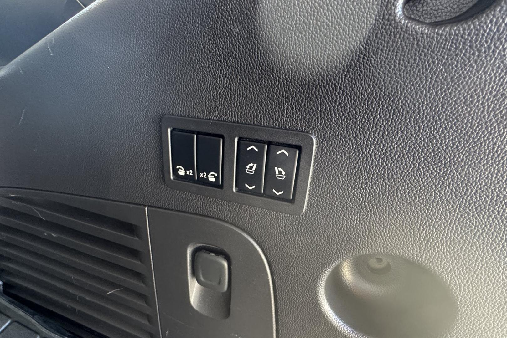 2015 Black /Jet Black GMC Yukon Denali (1GKS2CKJ2FR) with an V8 6.2 Liter engine, Automatic 8 Speed transmission, located at 2304 W. Main St., Boise, ID, 83702, (208) 342-7777, 43.622105, -116.218658 - Well Optioned! Clean With New Tires Too! - Photo#21