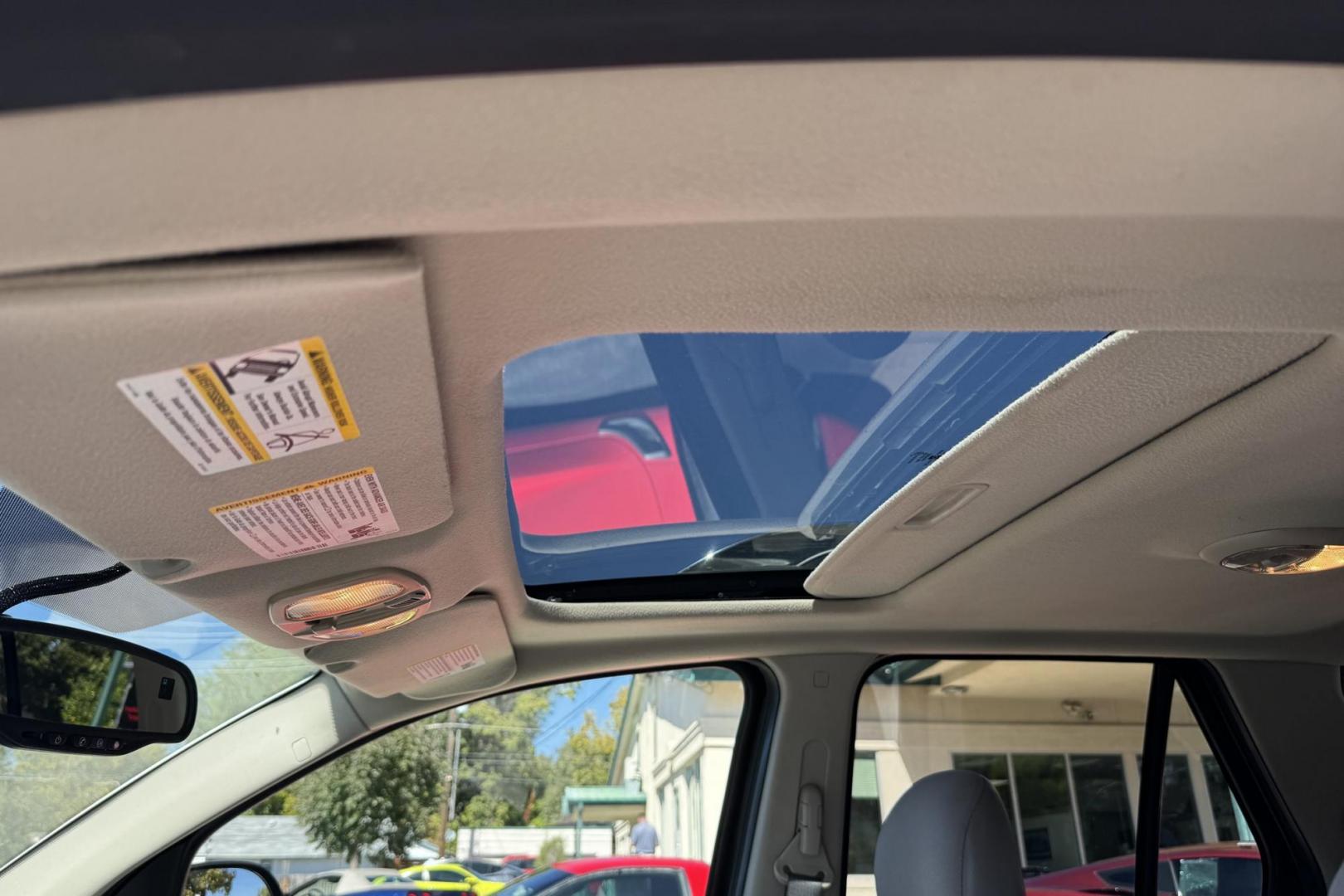 2006 White /Gray Saturn Vue (5GZCZ23DX6S) with an 4 Cyl 2.2 Liter engine, 5 Speed Manual transmission, located at 2304 W. Main St., Boise, ID, 83702, (208) 342-7777, 43.622105, -116.218658 - Clean One Owner Idaho Vehicle! - Photo#4