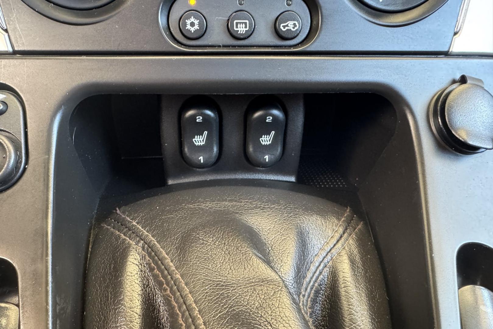 2006 White /Gray Saturn Vue (5GZCZ23DX6S) with an 4 Cyl 2.2 Liter engine, 5 Speed Manual transmission, located at 2304 W. Main St., Boise, ID, 83702, (208) 342-7777, 43.622105, -116.218658 - Clean One Owner Idaho Vehicle! - Photo#17