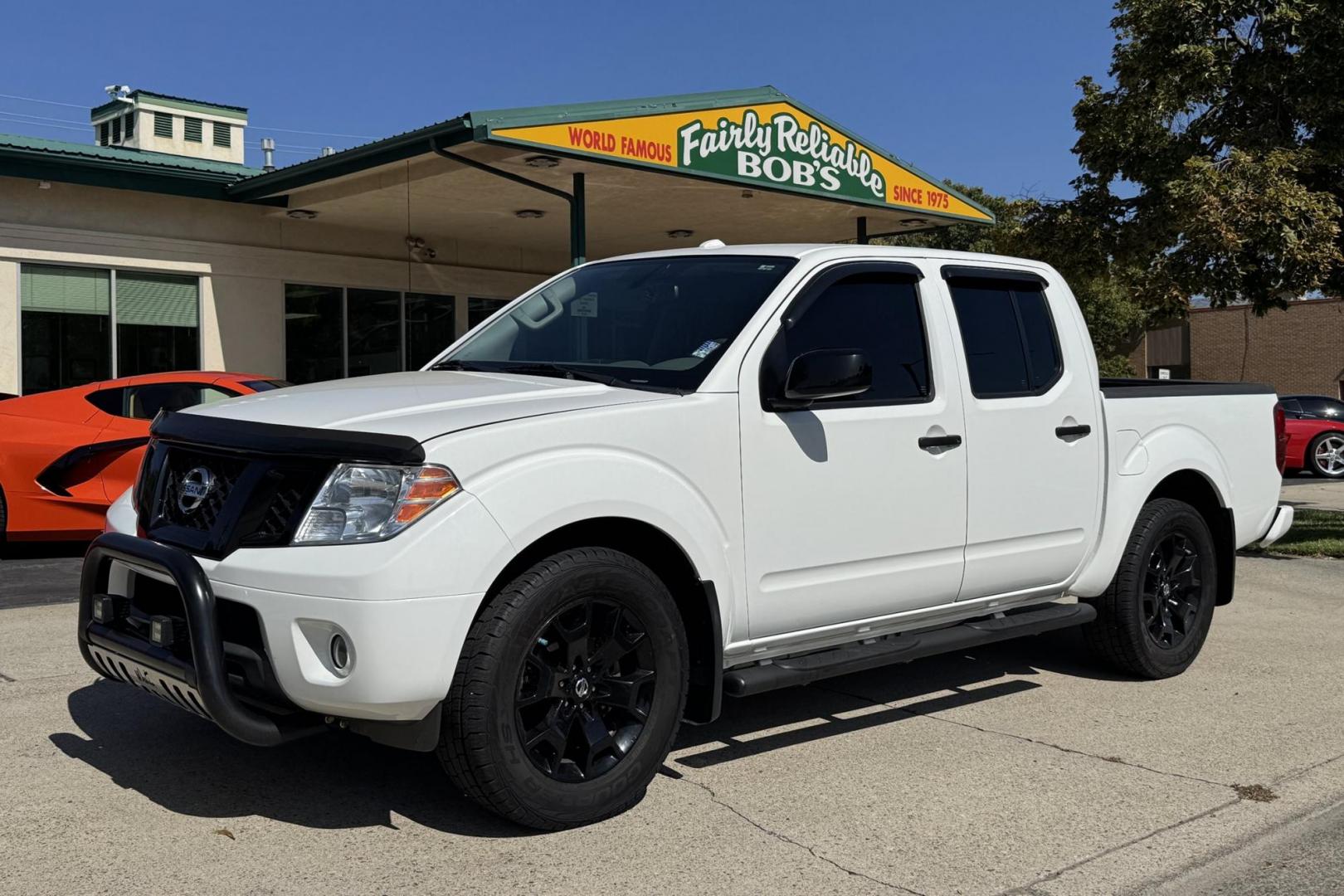 2018 White /Gray Nissan Frontier SV Value (1N6AD0ER4JN) with an V6 4.0 Liter engine, Automatic transmission, located at 2304 W. Main St., Boise, ID, 83702, (208) 342-7777, 43.622105, -116.218658 - 2018 Nissan Frontier Crew Cab SV Value Midnight Edition Two Wheel Drive - Photo#0