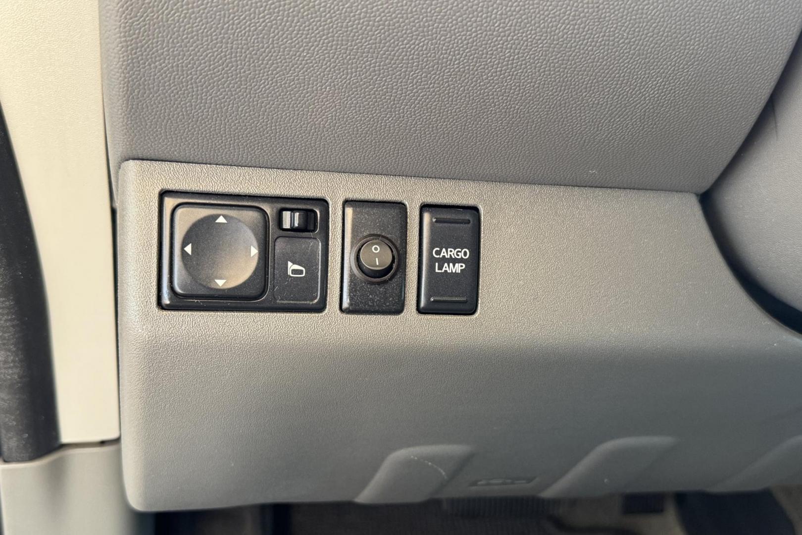 2018 White /Gray Nissan Frontier SV Value (1N6AD0ER4JN) with an V6 4.0 Liter engine, Automatic transmission, located at 2304 W. Main St., Boise, ID, 83702, (208) 342-7777, 43.622105, -116.218658 - 2018 Nissan Frontier Crew Cab SV Value Midnight Edition Two Wheel Drive - Photo#9