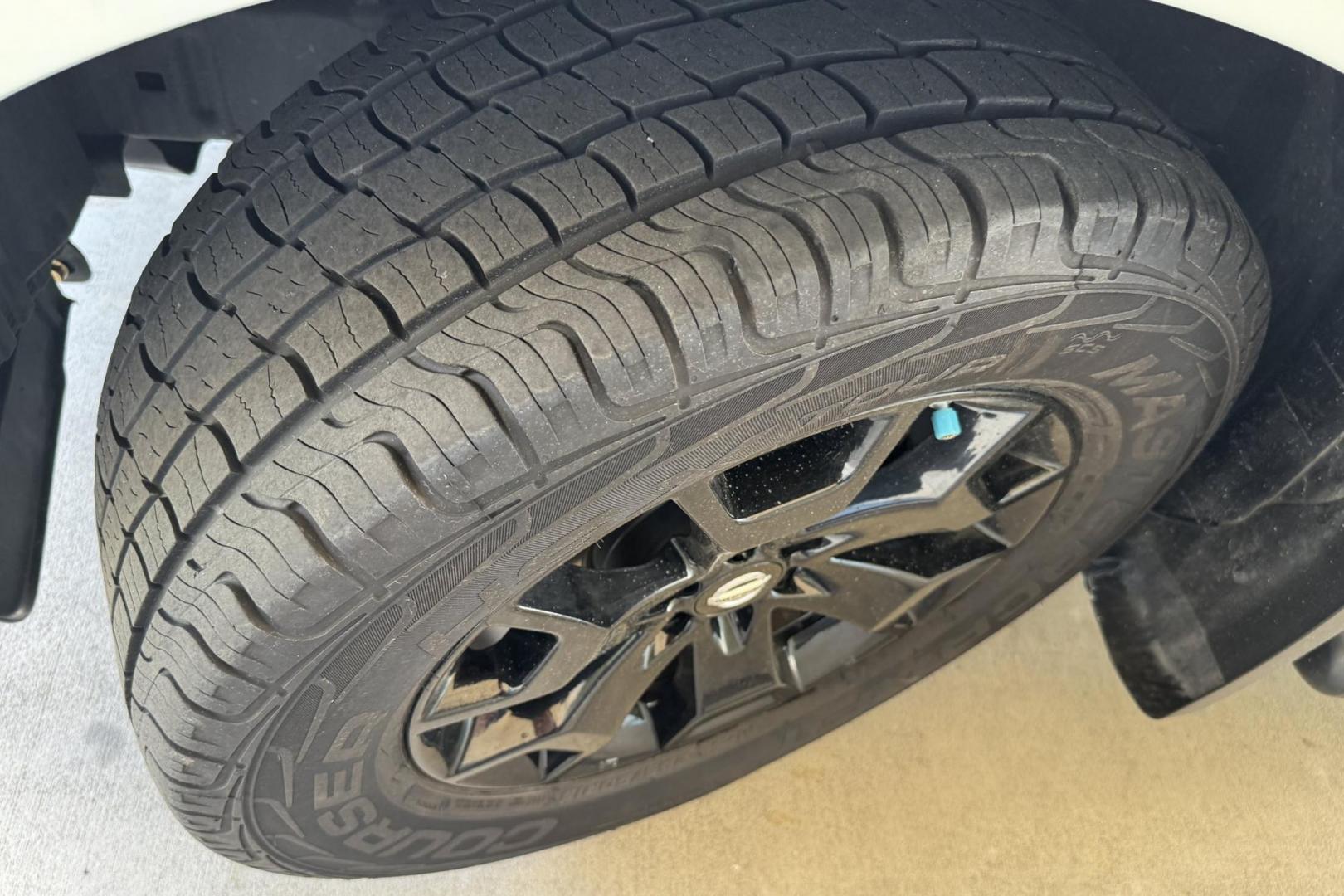 2018 White /Gray Nissan Frontier SV Value (1N6AD0ER4JN) with an V6 4.0 Liter engine, Automatic transmission, located at 2304 W. Main St., Boise, ID, 83702, (208) 342-7777, 43.622105, -116.218658 - 2018 Nissan Frontier Crew Cab SV Value Midnight Edition Two Wheel Drive - Photo#13