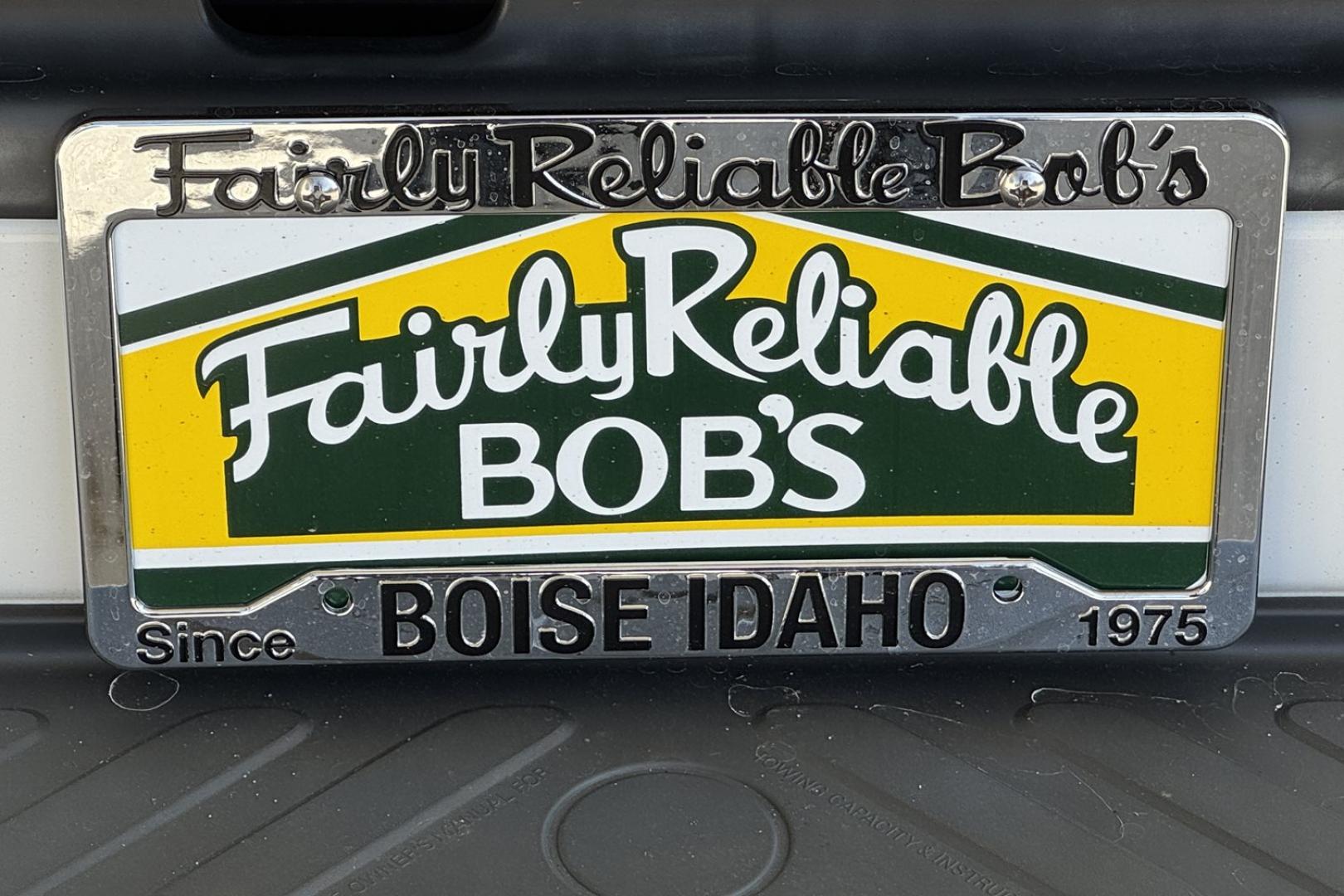 2018 White /Gray Nissan Frontier SV Value (1N6AD0ER4JN) with an V6 4.0 Liter engine, Automatic transmission, located at 2304 W. Main St., Boise, ID, 83702, (208) 342-7777, 43.622105, -116.218658 - 2018 Nissan Frontier Crew Cab SV Value Midnight Edition Two Wheel Drive - Photo#20