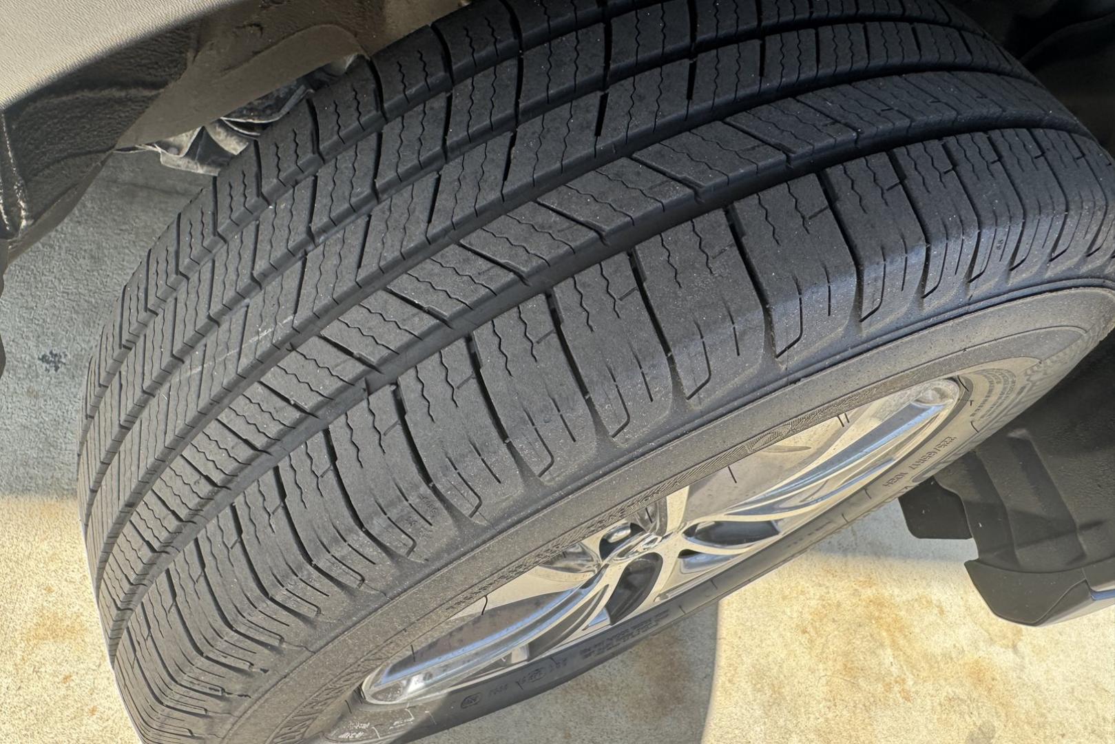 2018 White /Black Toyota RAV4 XLE (JTMRJREV5JD) with an 4 Cyl 2.5 Liter Hybrid engine, Automatic transmission, located at 2304 W. Main St., Boise, ID, 83702, (208) 342-7777, 43.622105, -116.218658 - Hybrid All Wheel Drive RAV4! Ready To Go! - Photo#14