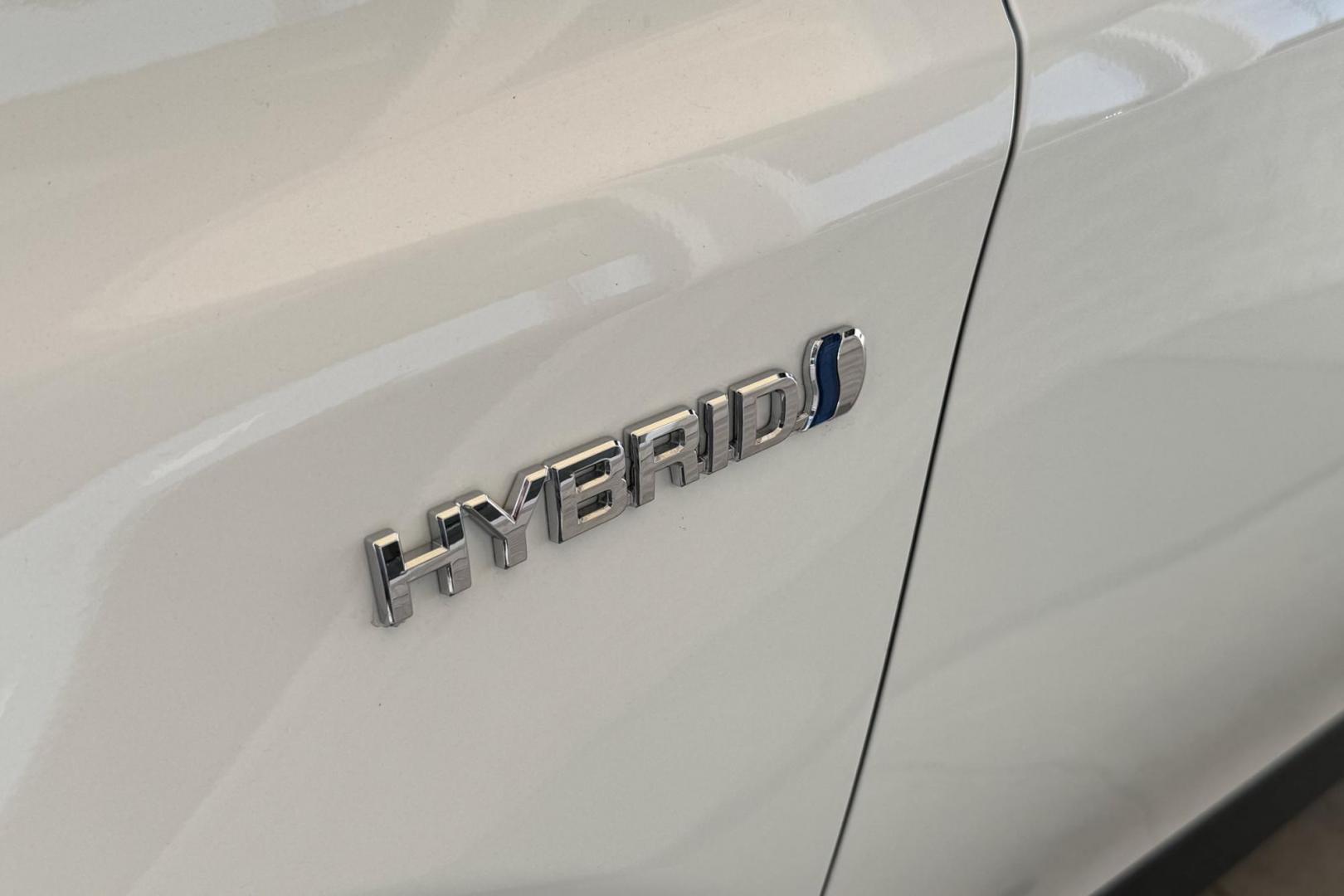 2018 White /Black Toyota RAV4 XLE (JTMRJREV5JD) with an 4 Cyl 2.5 Liter Hybrid engine, Automatic transmission, located at 2304 W. Main St., Boise, ID, 83702, (208) 342-7777, 43.622105, -116.218658 - Hybrid All Wheel Drive RAV4! Ready To Go! - Photo#13