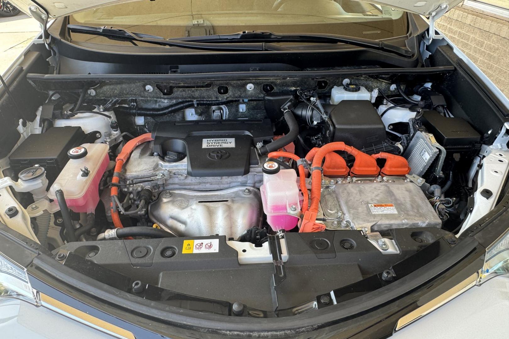 2018 White /Black Toyota RAV4 XLE (JTMRJREV5JD) with an 4 Cyl 2.5 Liter Hybrid engine, Automatic transmission, located at 2304 W. Main St., Boise, ID, 83702, (208) 342-7777, 43.622105, -116.218658 - Hybrid All Wheel Drive RAV4! Ready To Go! - Photo#15