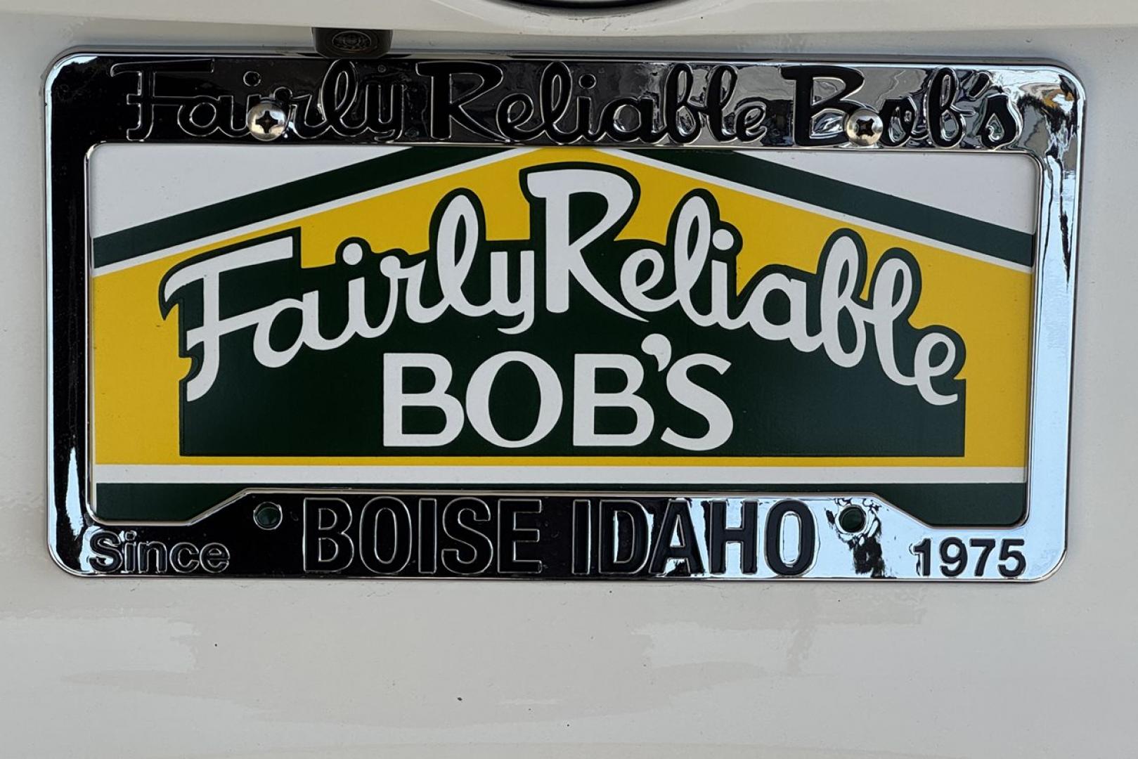 2018 White /Black Toyota RAV4 XLE (JTMRJREV5JD) with an 4 Cyl 2.5 Liter Hybrid engine, Automatic transmission, located at 2304 W. Main St., Boise, ID, 83702, (208) 342-7777, 43.622105, -116.218658 - Hybrid All Wheel Drive RAV4! Ready To Go! - Photo#21