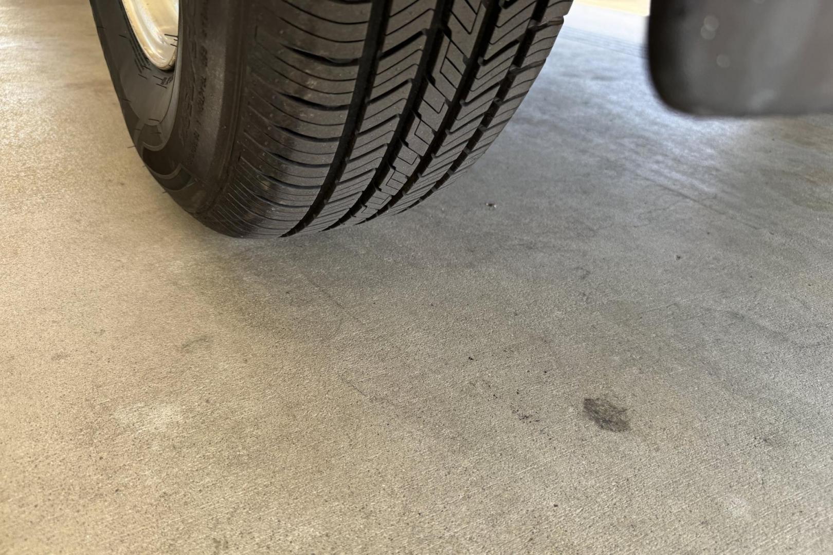 1998 White /Gray Ford Ranger XLT (1FTYR10C5WU) with an 4 Cyl 2.5 Liter engine, 5 Speed transmission, located at 2304 W. Main St., Boise, ID, 83702, (208) 342-7777, 43.622105, -116.218658 - New Tires! Low Mileage! Ready To Go! - Photo#12