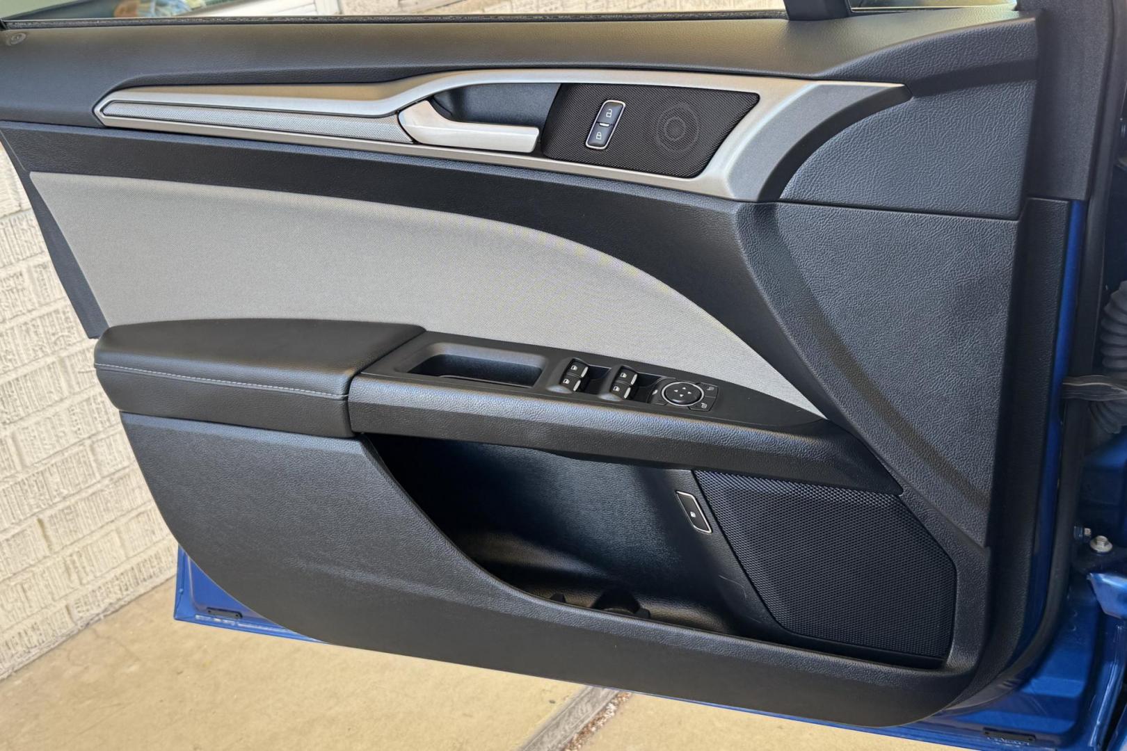 2018 Blue Lightning Metallic /Gray Ford Fusion (3FA6P0UU3JR) with an 4 Cyl 2.0 Liter Hybrid engine, Automatic transmission, located at 2304 W. Main St., Boise, ID, 83702, (208) 342-7777, 43.622105, -116.218658 - Great Fuel Economy! Smooth Ride Too! - Photo#5