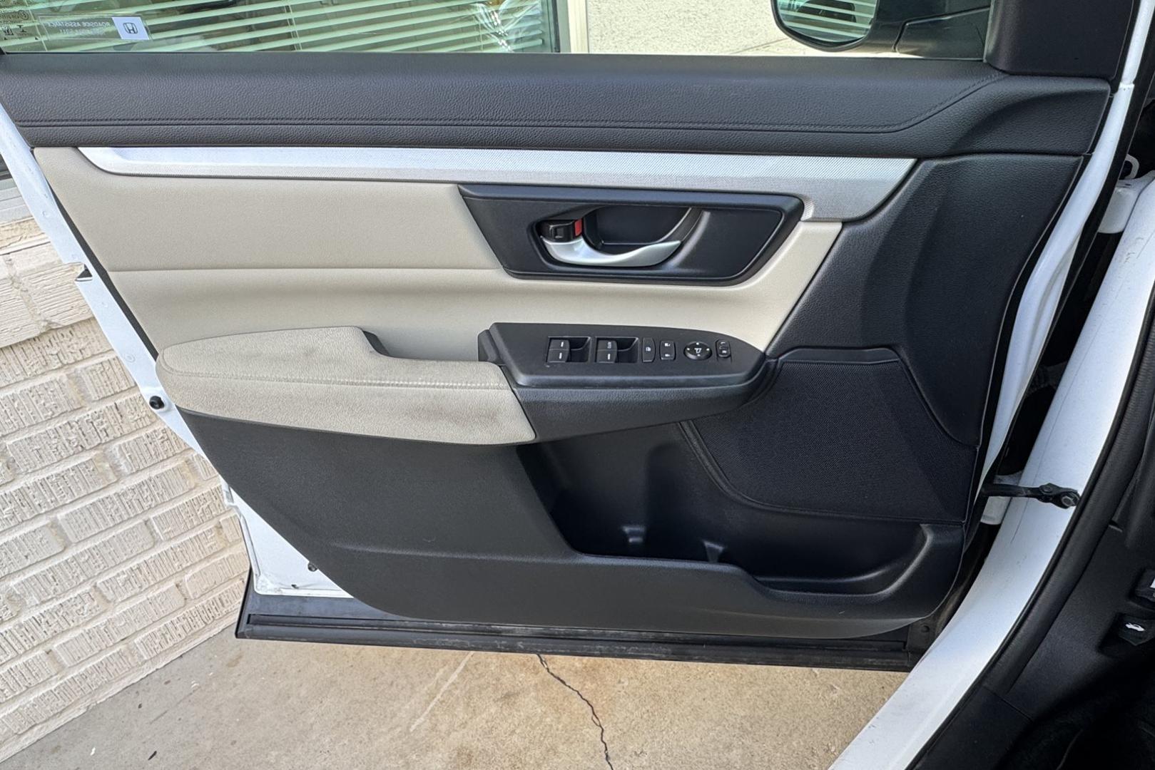 2019 Pearl White /Tan Honda CR-V LX (5J6RW6H30KL) with an 4 Cyl 2.4 Liter engine, Automatic transmission, located at 2304 W. Main St., Boise, ID, 83702, (208) 342-7777, 43.622105, -116.218658 - Great All Wheel Drive Option! - Photo#6