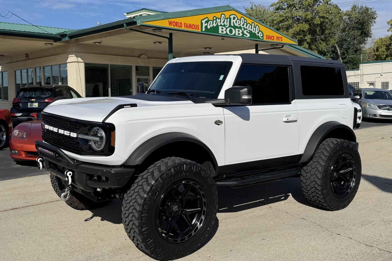 2021 White /Black Ford Bronco Wildtrak (1FMDE5CP4ML) with an V6 2.7 Liter Twin Turbo engine, Automatic 10 Speed transmission, located at 2304 W. Main St., Boise, ID, 83702, (208) 342-7777, 43.622105, -116.218658 - Loaded With Safety Features! A Lot Of Extra Accessories! - Photo#0