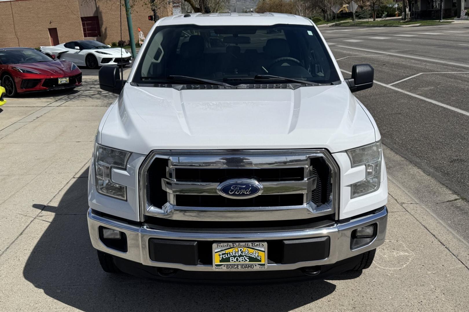 2016 Oxford White /Gray Ford F-150 XLT (1FTFW1EFXGF) with an V8 5.0 Liter engine, Automatic transmission, located at 2304 W. Main St., Boise, ID, 83702, (208) 342-7777, 43.622105, -116.218658 - Seats 6! Ready To Haul! - Photo#3