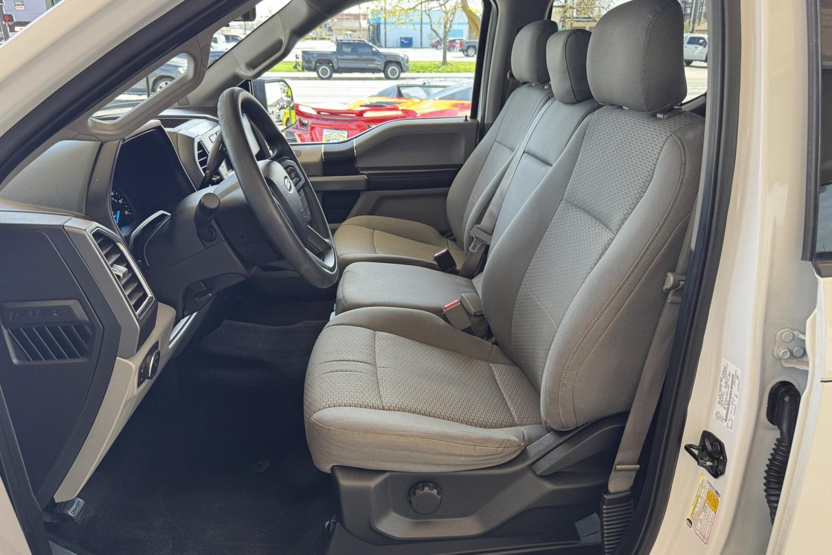 2016 Oxford White /Gray Ford F-150 XLT (1FTFW1EFXGF) with an V8 5.0 Liter engine, Automatic transmission, located at 2304 W. Main St., Boise, ID, 83702, (208) 342-7777, 43.622105, -116.218658 - Seats 6! Ready To Haul! - Photo#8