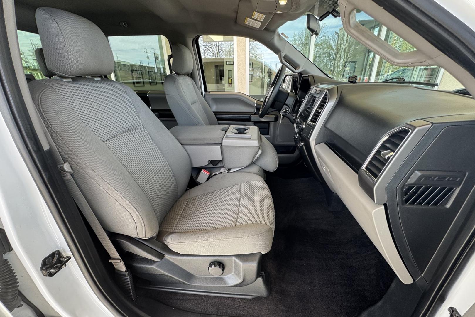 2016 Oxford White /Gray Ford F-150 XLT (1FTFW1EFXGF) with an V8 5.0 Liter engine, Automatic transmission, located at 2304 W. Main St., Boise, ID, 83702, (208) 342-7777, 43.622105, -116.218658 - Seats 6! Ready To Haul! - Photo#13