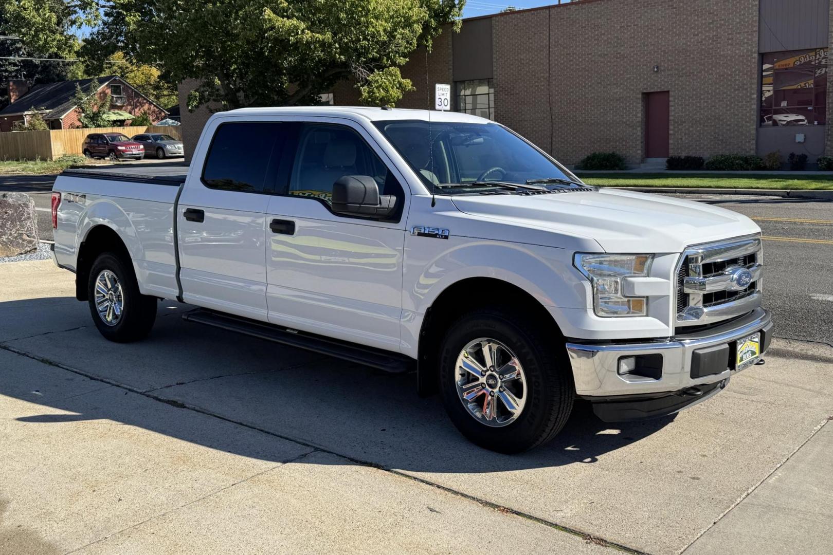2016 Oxford White /Gray Ford F-150 XLT (1FTFW1EFXGF) with an V8 5.0 Liter engine, Automatic transmission, located at 2304 W. Main St., Boise, ID, 83702, (208) 342-7777, 43.622105, -116.218658 - Seats 6! Ready To Haul! - Photo#2