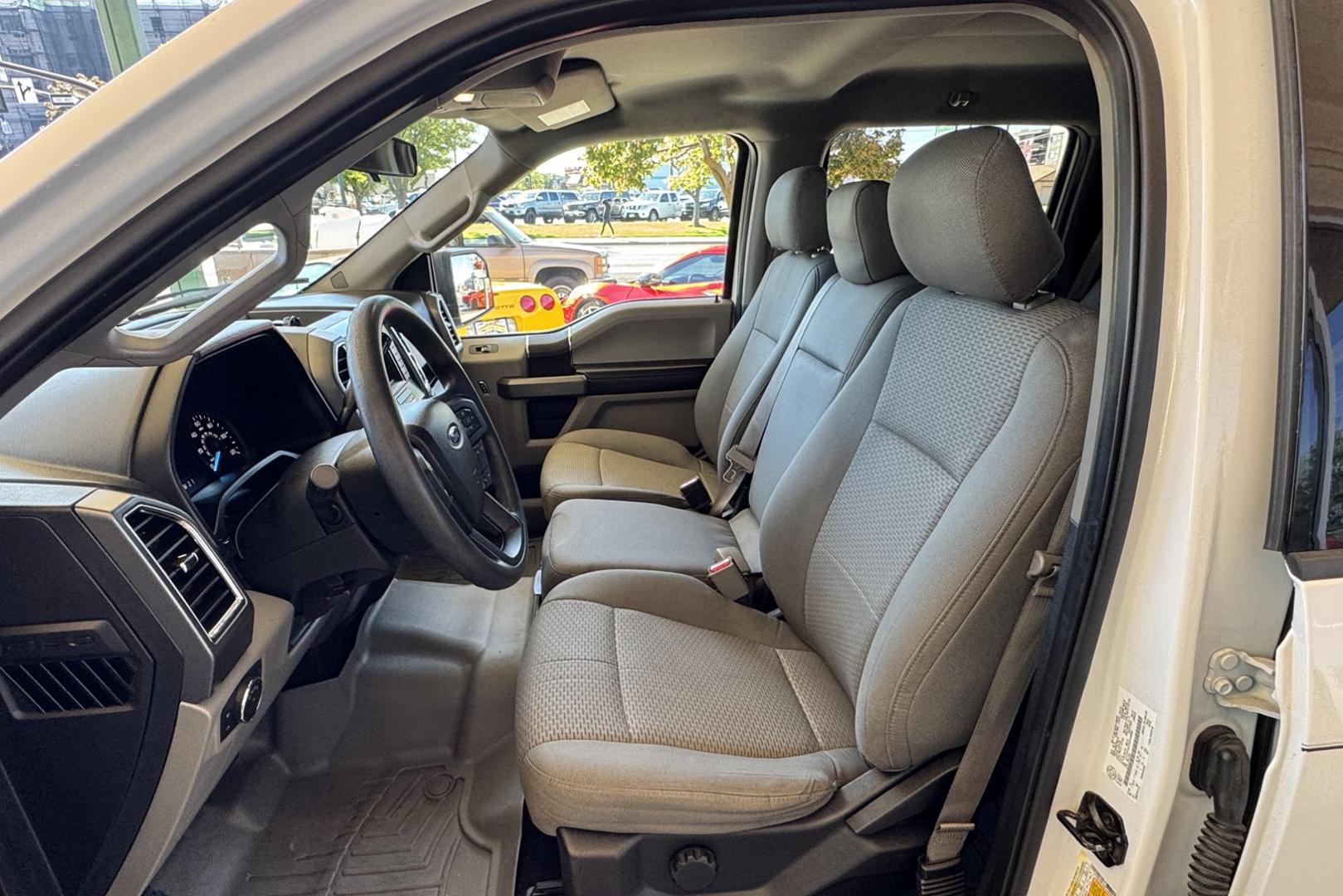 2016 Oxford White /Gray Ford F-150 XLT (1FTFW1EFXGF) with an V8 5.0 Liter engine, Automatic transmission, located at 2304 W. Main St., Boise, ID, 83702, (208) 342-7777, 43.622105, -116.218658 - Seats 6! Ready To Haul! - Photo#9