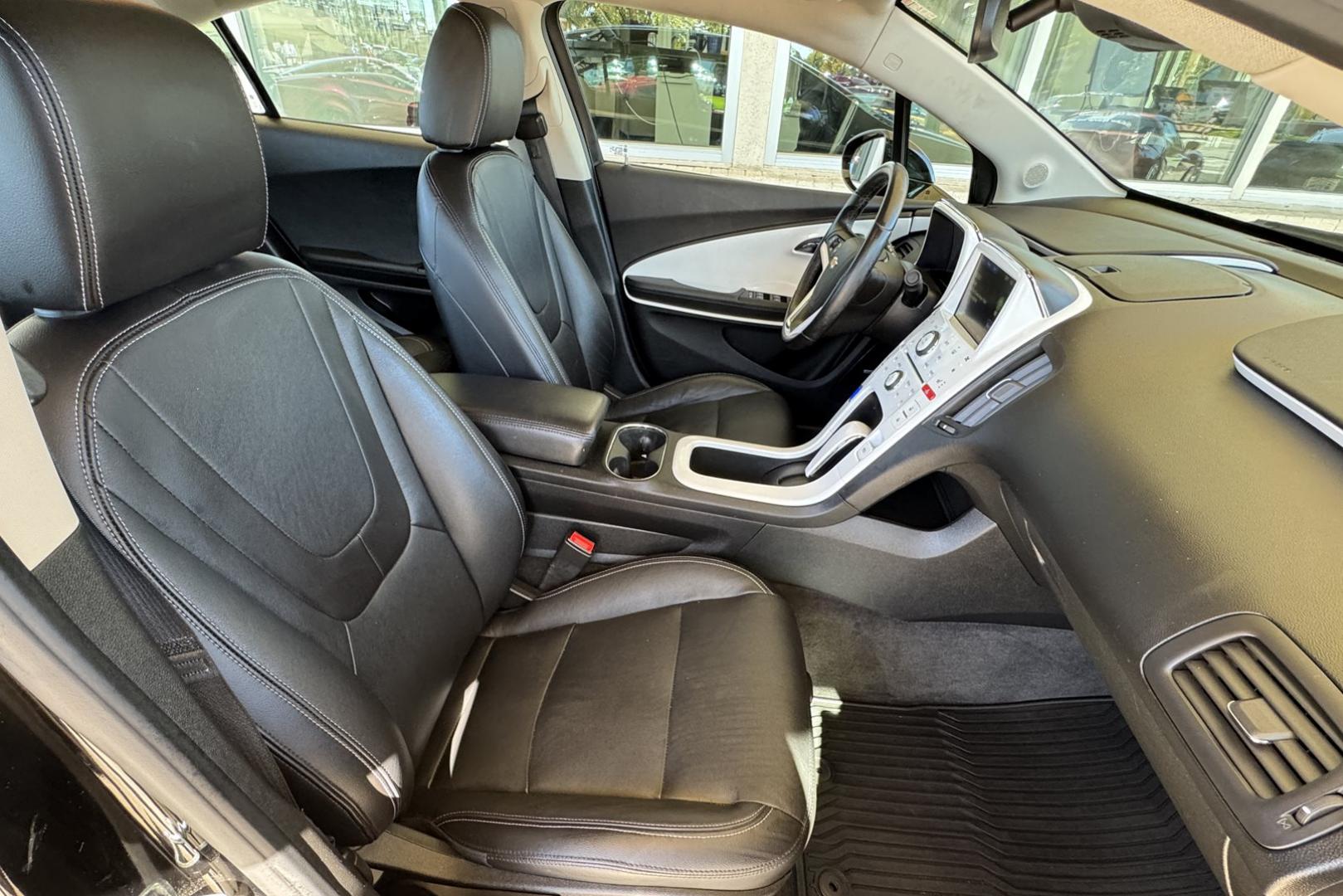 2015 Black /Black Chevrolet Volt Premium (1G1RD6E47FU) with an 4 Cyl 1.4 Liter Hybrid engine, Automatic transmission, located at 2304 W. Main St., Boise, ID, 83702, (208) 342-7777, 43.622105, -116.218658 - New Tires! Great Fuel Economy! - Photo#16