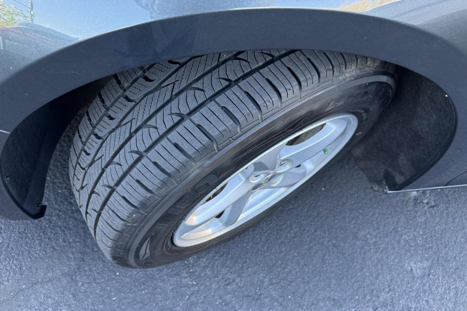 2018 Gray /Black Chevrolet Malibu LS (1G1ZC5ST8JF) with an 4 Cyl 1.5 Liter Turbo engine, Automatic 6 Speed transmission, located at 2304 W. Main St., Boise, ID, 83702, (208) 342-7777, 43.622105, -116.218658 - Great Fuel Economy! A Lot Of Leg Room Too! - Photo#14