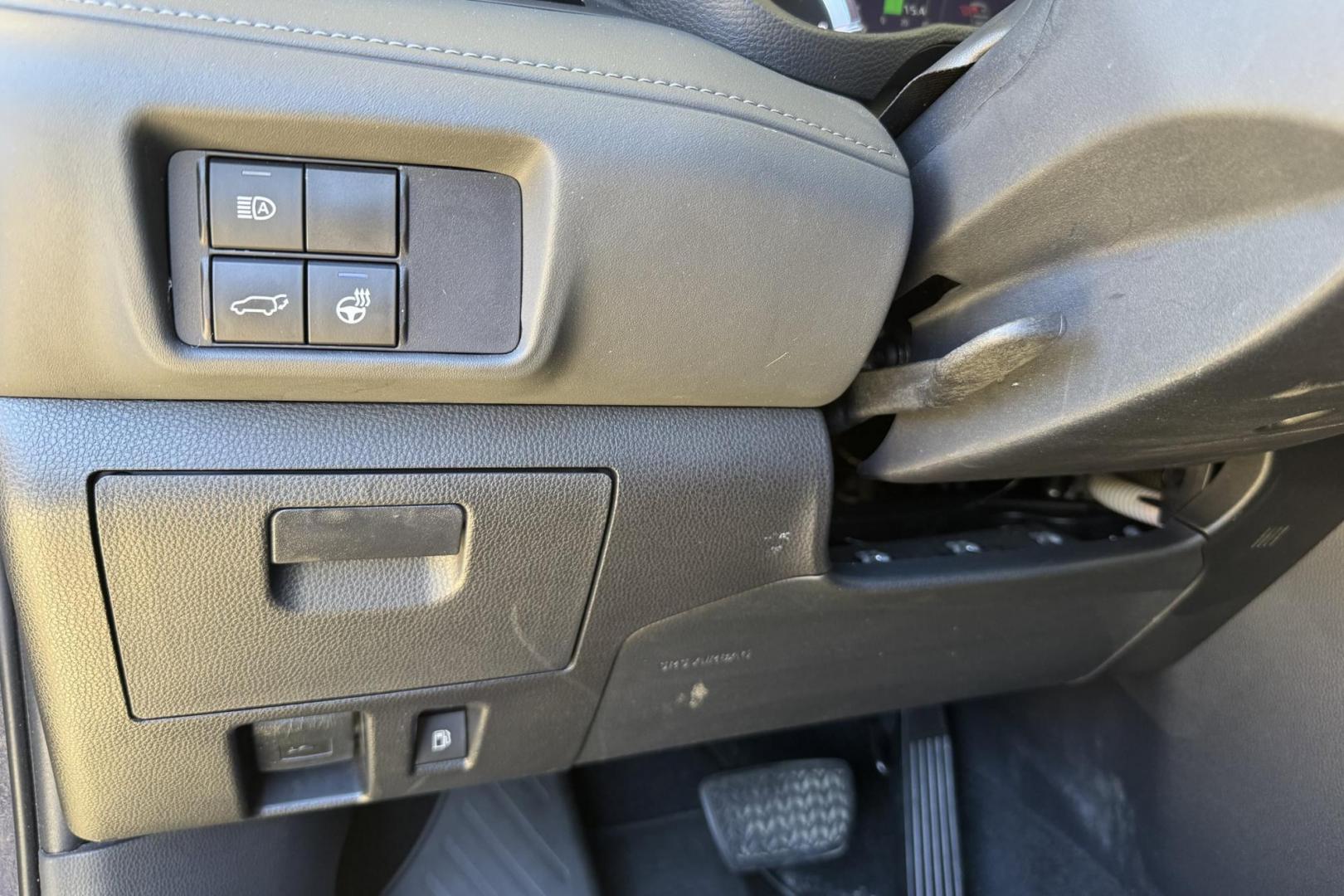 2022 Blueprint /Black Toyota Highlandere XLE (5TDGZRBH7NS) with an V6 3.5 Liter engine, Automatic 8 Speed transmission, located at 2304 W. Main St., Boise, ID, 83702, (208) 342-7777, 43.622105, -116.218658 - Loaded With Safety Features! Middle Bench Seat! Ready To Go! - Photo#8