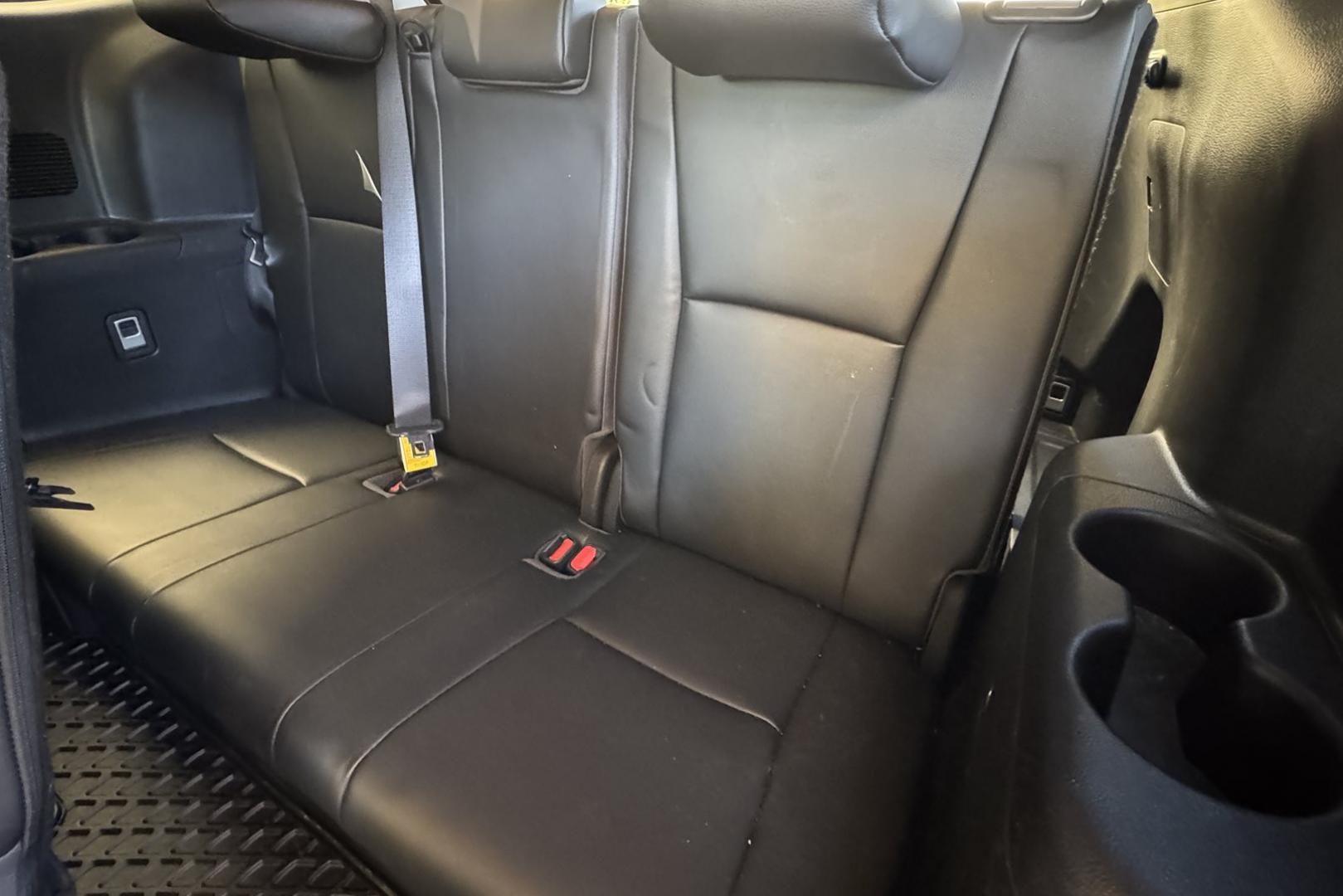 2022 Blueprint /Black Toyota Highlandere XLE (5TDGZRBH7NS) with an V6 3.5 Liter engine, Automatic 8 Speed transmission, located at 2304 W. Main St., Boise, ID, 83702, (208) 342-7777, 43.622105, -116.218658 - Loaded With Safety Features! Middle Bench Seat! Ready To Go! - Photo#14
