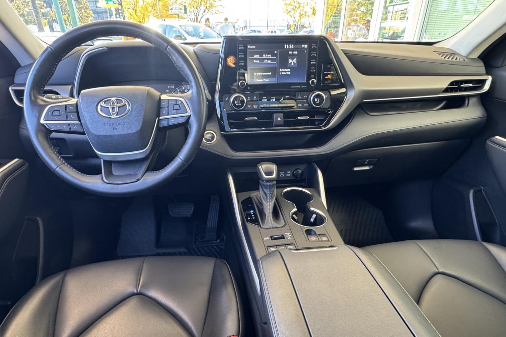 2022 Blueprint /Black Toyota Highlandere XLE (5TDGZRBH7NS) with an V6 3.5 Liter engine, Automatic 8 Speed transmission, located at 2304 W. Main St., Boise, ID, 83702, (208) 342-7777, 43.622105, -116.218658 - Loaded With Safety Features! Middle Bench Seat! Ready To Go! - Photo#16