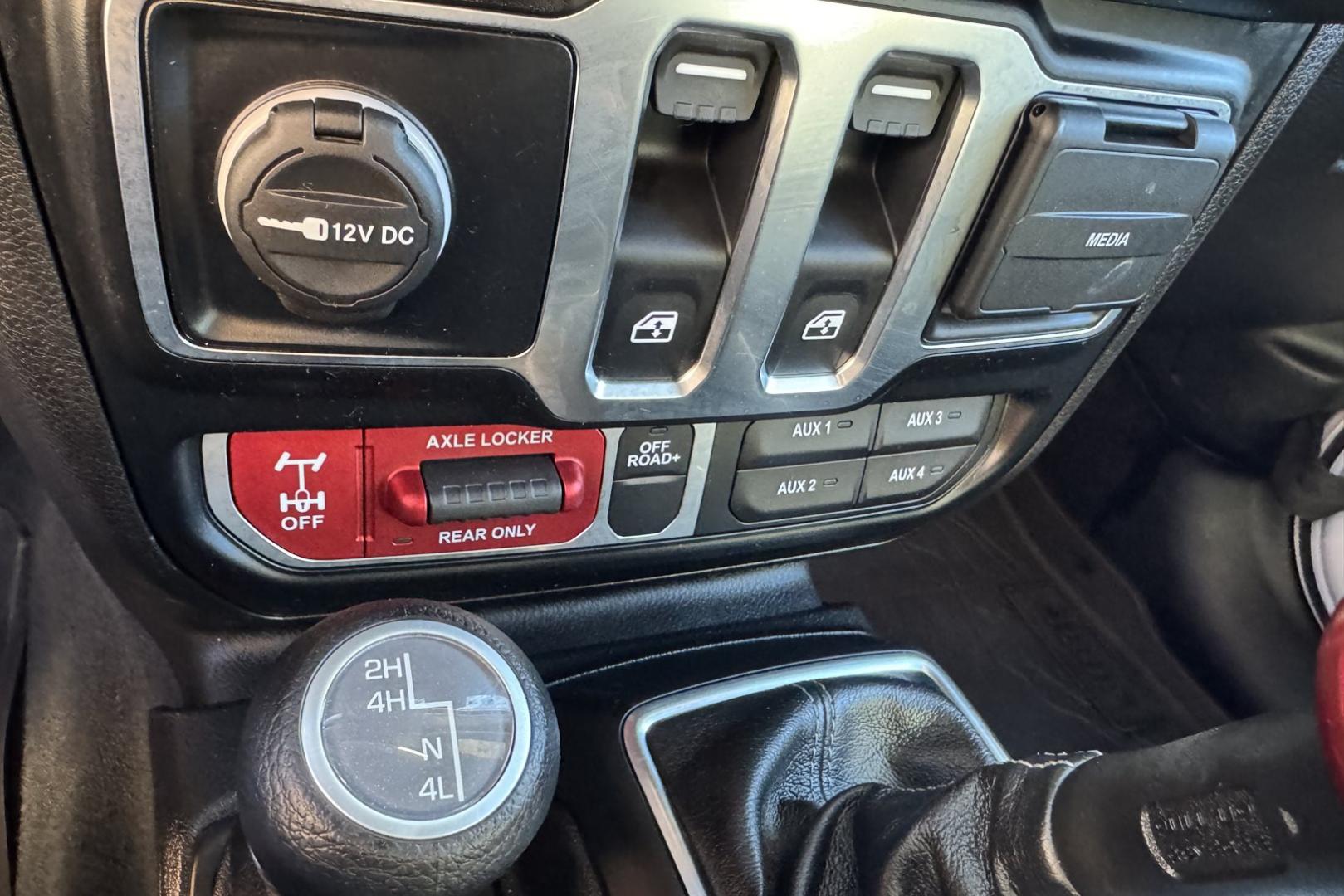 2024 White /Black Jeep Wrangler Willys (1C4PJXAG0RW) with an V6 3.6 Liter engine, 6 Speed Manual transmission, located at 2304 W. Main St., Boise, ID, 83702, (208) 342-7777, 43.622105, -116.218658 - Remaining Factory Warranty! New Tires! Manual 6 Speed Transmission! - Photo#23