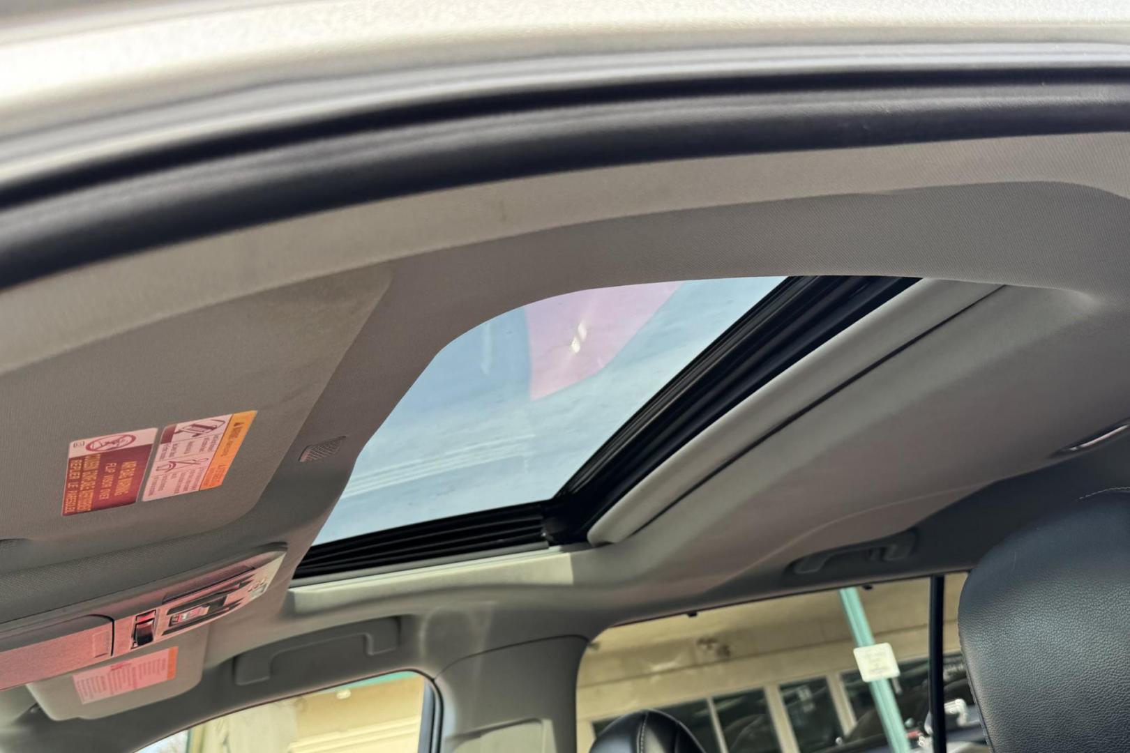 2022 Celestial Silver Metallic /Black Toyota Highlander Limited (5TDDZRBH9NS) with an V6 3.5 Liter engine, Automatic 8 Speed transmission, located at 2304 W. Main St., Boise, ID, 83702, (208) 342-7777, 43.622105, -116.218658 - Low Mileage & Clean! Loaded With Safety Features Too! - Photo#4