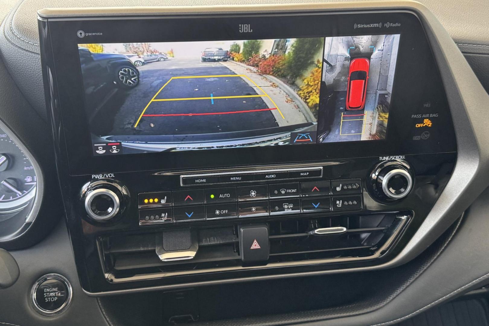 2022 Celestial Silver Metallic /Black Toyota Highlander Limited (5TDDZRBH9NS) with an V6 3.5 Liter engine, Automatic 8 Speed transmission, located at 2304 W. Main St., Boise, ID, 83702, (208) 342-7777, 43.622105, -116.218658 - Low Mileage & Clean! Loaded With Safety Features Too! - Photo#6