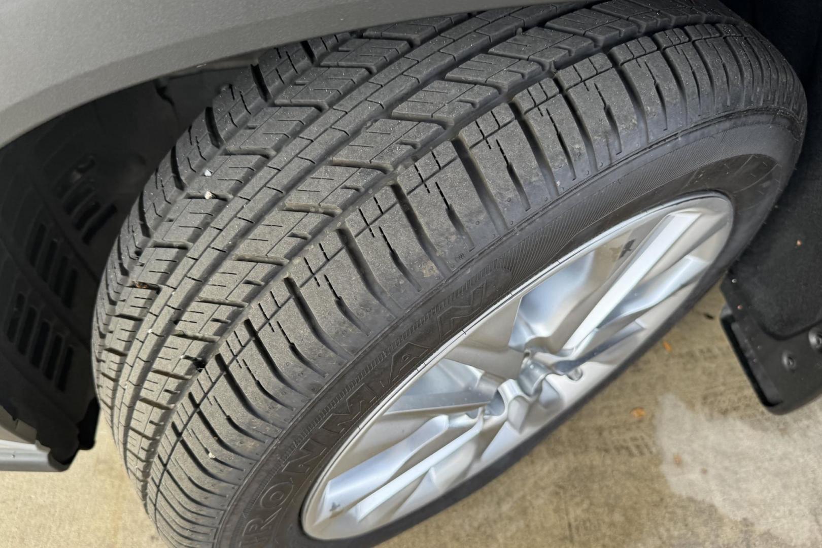 2022 Celestial Silver Metallic /Black Toyota Highlander Limited (5TDDZRBH9NS) with an V6 3.5 Liter engine, Automatic 8 Speed transmission, located at 2304 W. Main St., Boise, ID, 83702, (208) 342-7777, 43.622105, -116.218658 - Low Mileage & Clean! Loaded With Safety Features Too! - Photo#19