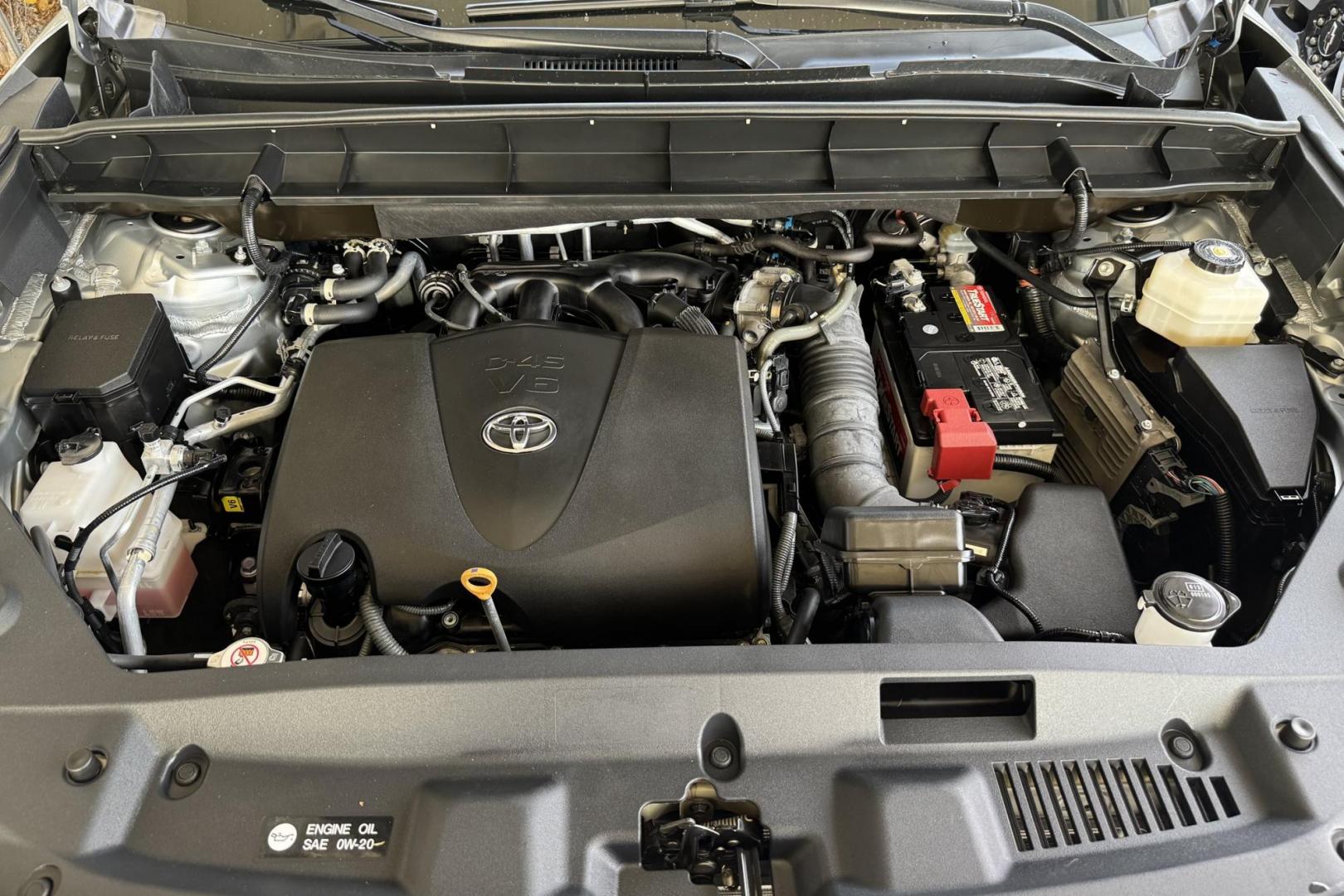2022 Celestial Silver Metallic /Black Toyota Highlander Limited (5TDDZRBH9NS) with an V6 3.5 Liter engine, Automatic 8 Speed transmission, located at 2304 W. Main St., Boise, ID, 83702, (208) 342-7777, 43.622105, -116.218658 - Low Mileage & Clean! Loaded With Safety Features Too! - Photo#20