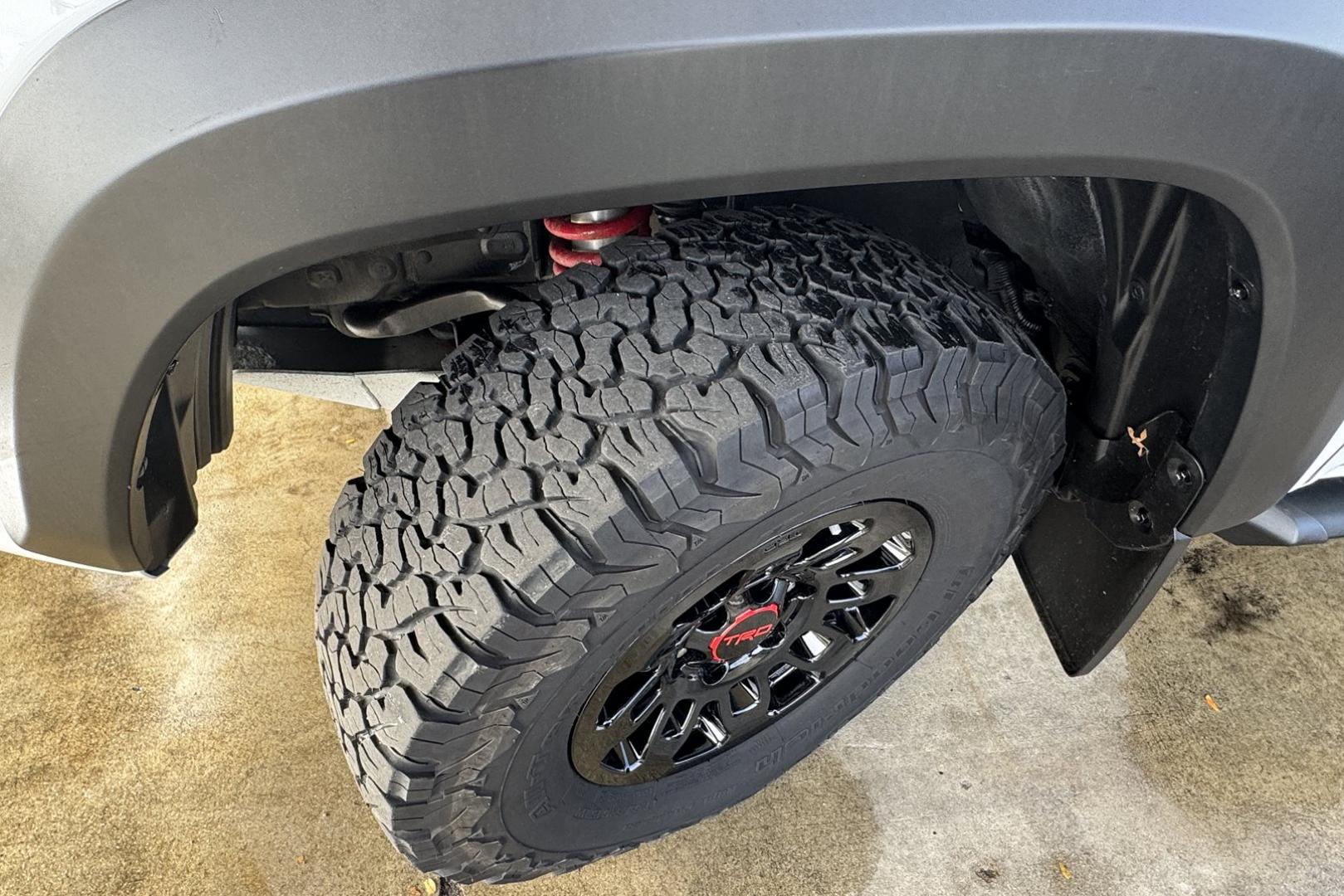 2019 Super White /Black Toyota Tacoma TRD PRO (5TFCZ5AN2KX) with an V6 3.5 Liter engine, Automatic 6 Speed transmission, located at 2304 W. Main St., Boise, ID, 83702, (208) 342-7777, 43.622105, -116.218658 - Hard To Find! Great To Own! - Photo#18