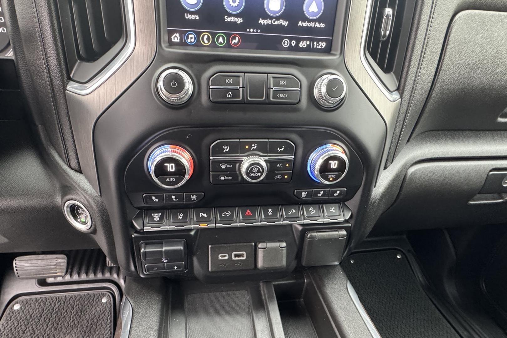 2022 Black /Jet Black GMC Sierra 3500HD Denali (1GT49WEY8NF) with an V8 6.6 Liter Duramax Turbo Diesel engine, Automatic 10 Speed Allison transmission, located at 2304 W. Main St., Boise, ID, 83702, (208) 342-7777, 43.622105, -116.218658 - Photo#9