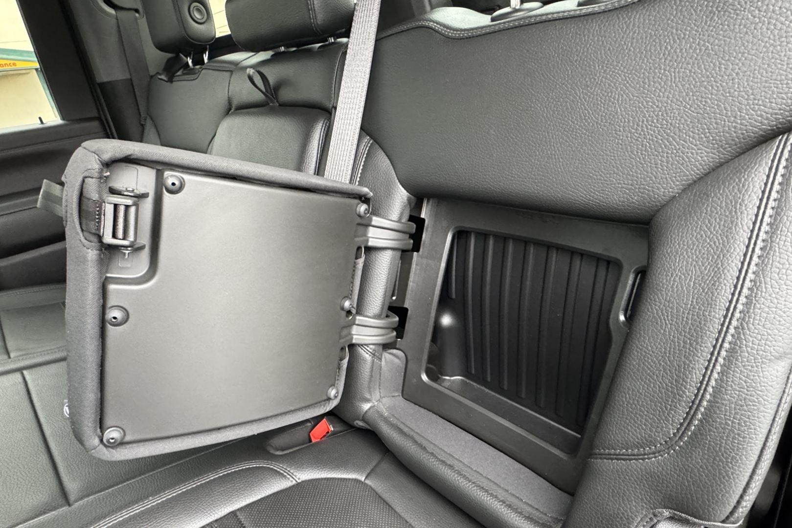 2022 Black /Jet Black GMC Sierra 3500HD Denali (1GT49WEY8NF) with an V8 6.6 Liter Duramax Turbo Diesel engine, Automatic 10 Speed Allison transmission, located at 2304 W. Main St., Boise, ID, 83702, (208) 342-7777, 43.622105, -116.218658 - Photo#19