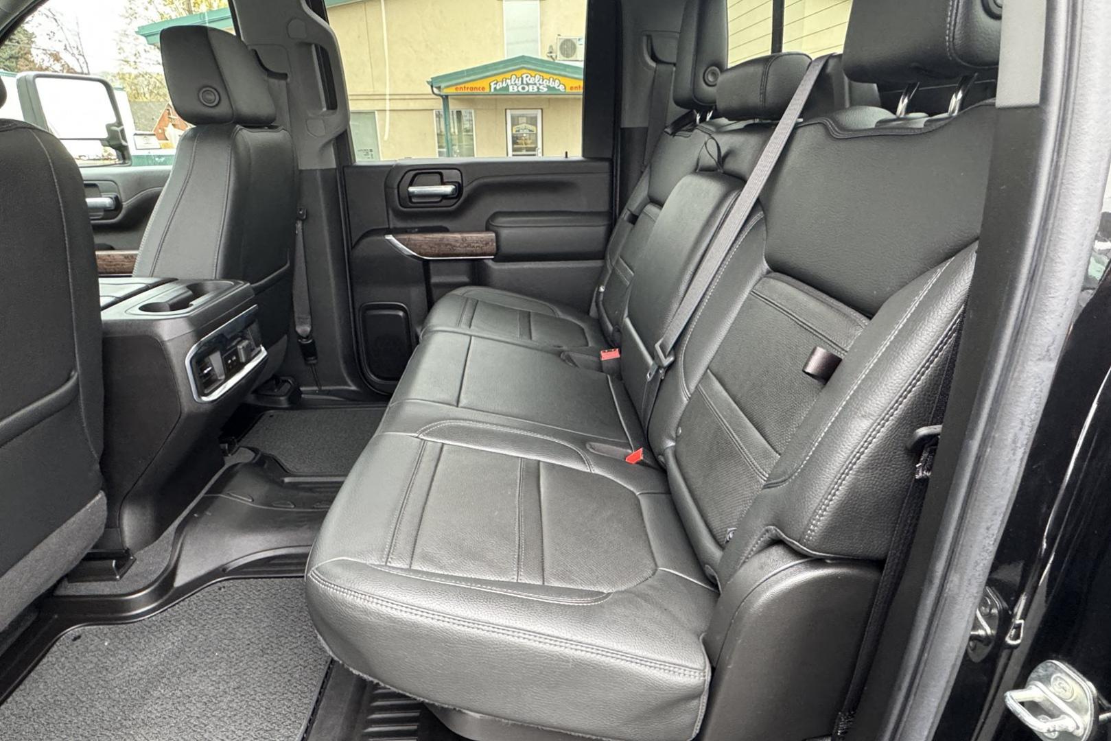 2022 Black /Jet Black GMC Sierra 3500HD Denali (1GT49WEY8NF) with an V8 6.6 Liter Duramax Turbo Diesel engine, Automatic 10 Speed Allison transmission, located at 2304 W. Main St., Boise, ID, 83702, (208) 342-7777, 43.622105, -116.218658 - Photo#20