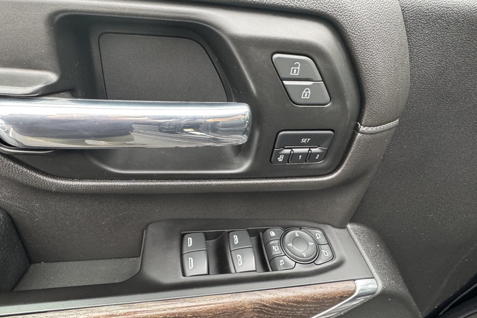 2022 Black /Jet Black GMC Sierra 3500HD Denali (1GT49WEY8NF) with an V8 6.6 Liter Duramax Turbo Diesel engine, Automatic 10 Speed Allison transmission, located at 2304 W. Main St., Boise, ID, 83702, (208) 342-7777, 43.622105, -116.218658 - Photo#23