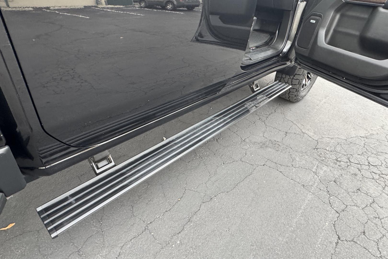 2022 Black /Jet Black GMC Sierra 3500HD Denali (1GT49WEY8NF) with an V8 6.6 Liter Duramax Turbo Diesel engine, Automatic 10 Speed Allison transmission, located at 2304 W. Main St., Boise, ID, 83702, (208) 342-7777, 43.622105, -116.218658 - Photo#27