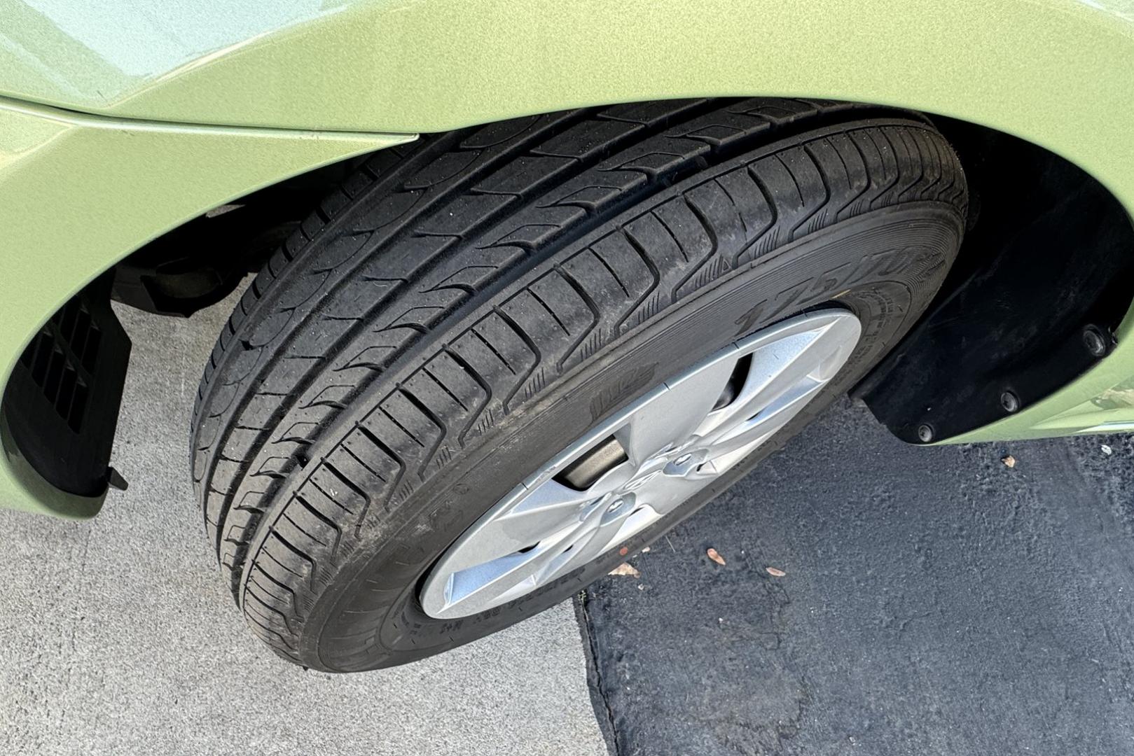 2008 Apple Green /Black Hyundai Accent GS (KMHCM36C98U) with an 4 Cyl 1.6 Liter engine, Automatic transmission, located at 2304 W. Main St., Boise, ID, 83702, (208) 342-7777, 43.622105, -116.218658 - One Of A Kind! Incredibly Low Mileage On This Gas Miser! - Photo#5