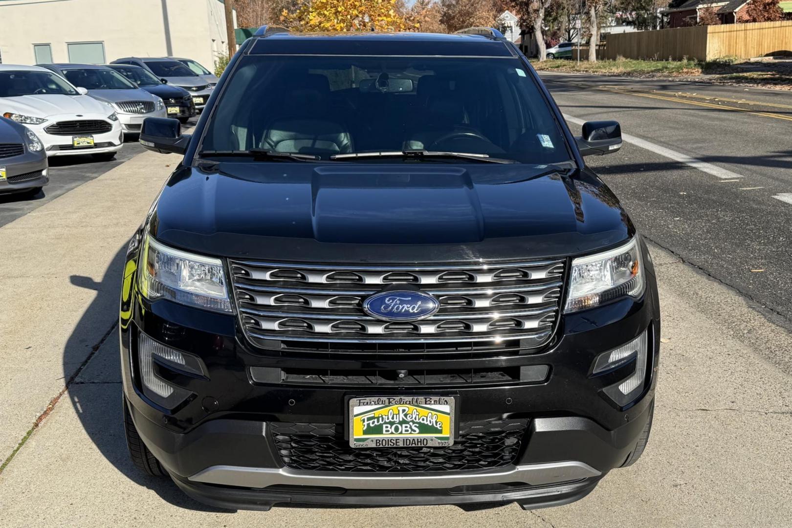 2017 Black /Black Ford Explorer Limited (1FM5K8F8XHG) with an V6 3.5 Liter engine, Automatic 6 Speed transmission, located at 2304 W. Main St., Boise, ID, 83702, (208) 342-7777, 43.622105, -116.218658 - New Tires! 7 Passenger! Highly Optioned! - Photo#4