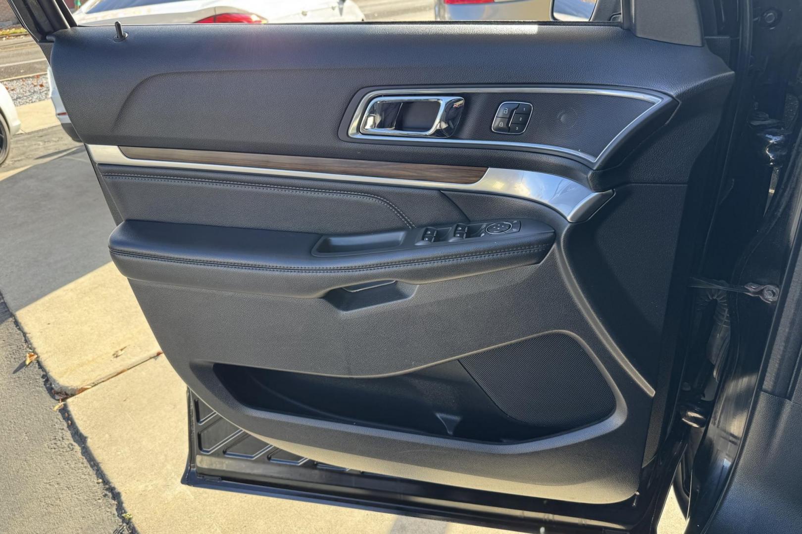 2017 Black /Black Ford Explorer Limited (1FM5K8F8XHG) with an V6 3.5 Liter engine, Automatic 6 Speed transmission, located at 2304 W. Main St., Boise, ID, 83702, (208) 342-7777, 43.622105, -116.218658 - New Tires! 7 Passenger! Highly Optioned! - Photo#10