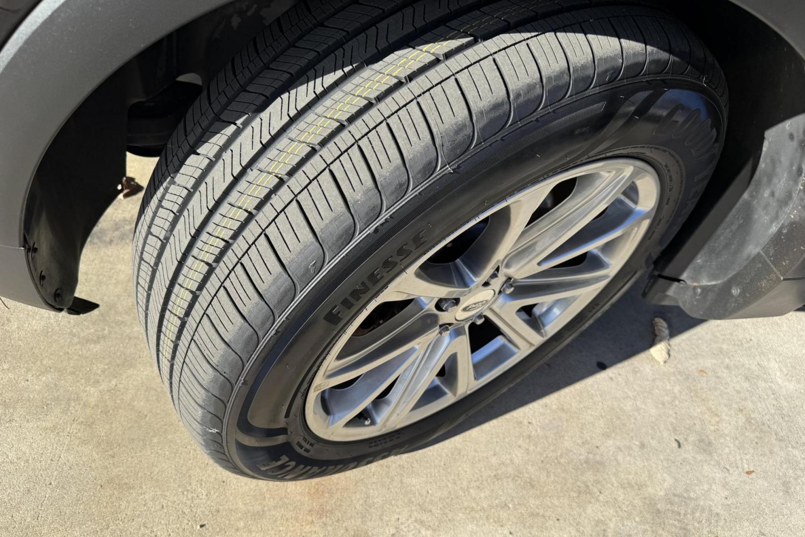 2017 Black /Black Ford Explorer Limited (1FM5K8F8XHG) with an V6 3.5 Liter engine, Automatic 6 Speed transmission, located at 2304 W. Main St., Boise, ID, 83702, (208) 342-7777, 43.622105, -116.218658 - New Tires! 7 Passenger! Highly Optioned! - Photo#18